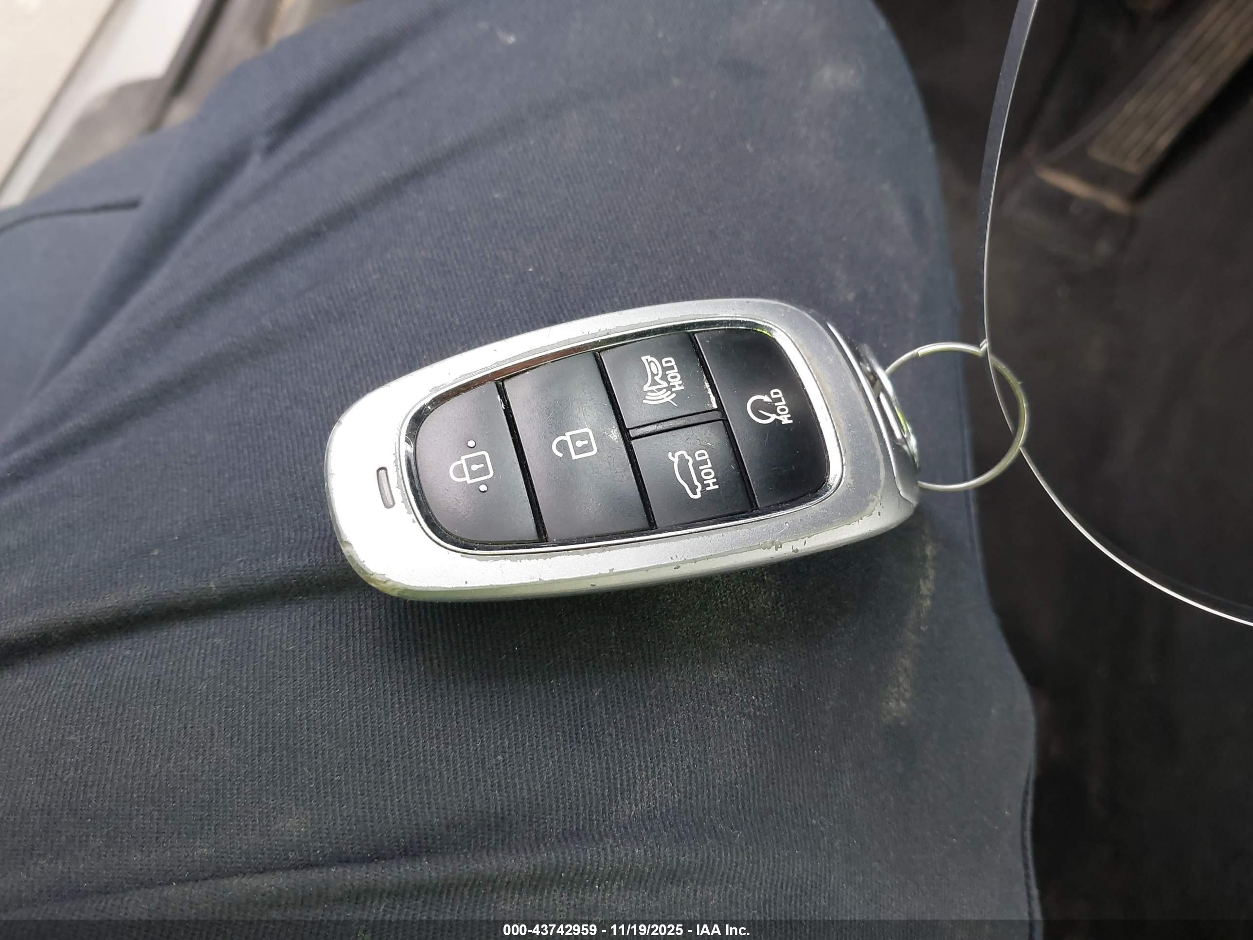 HYUNDAI SONATA image 11