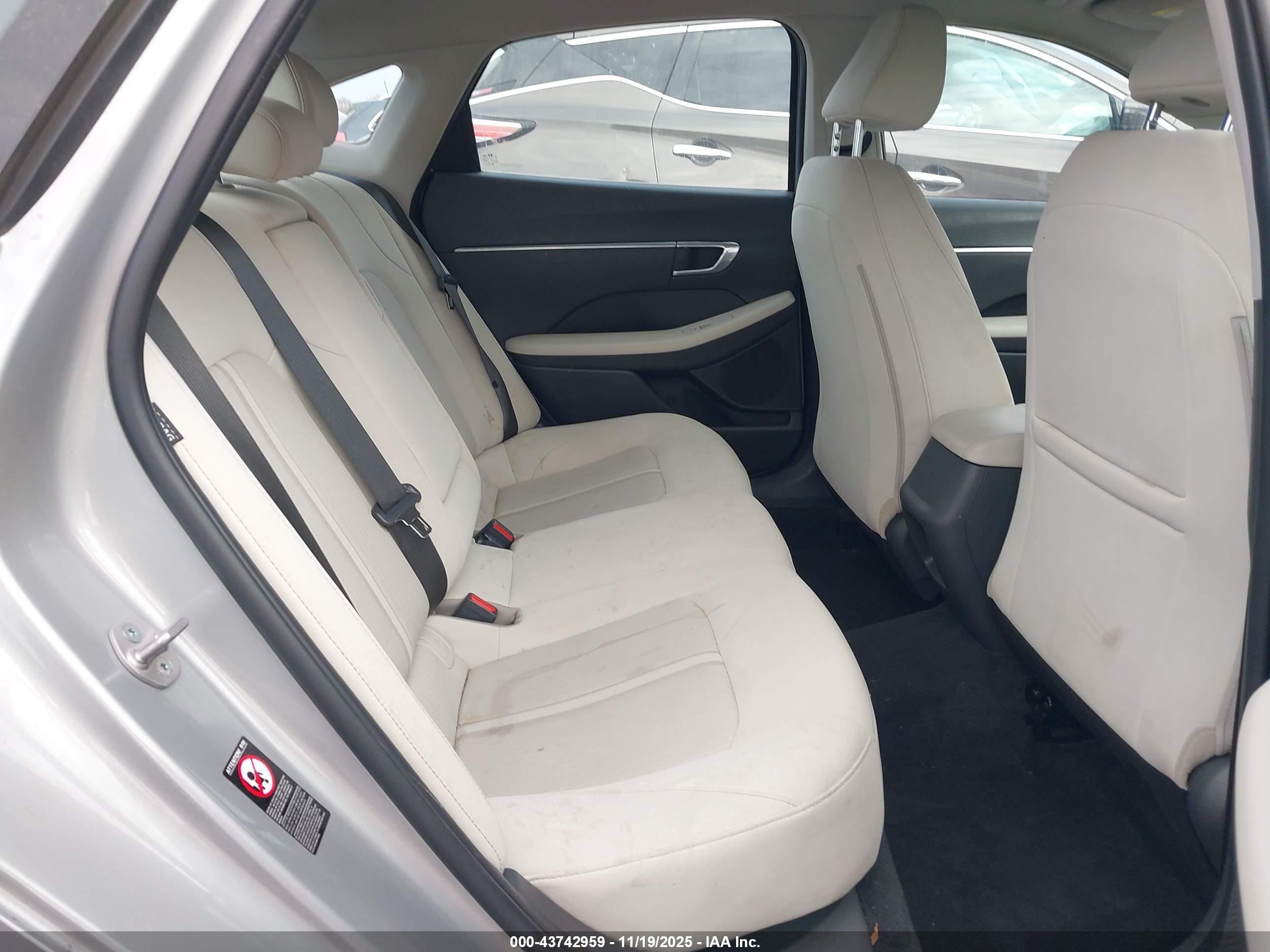 HYUNDAI SONATA image 8