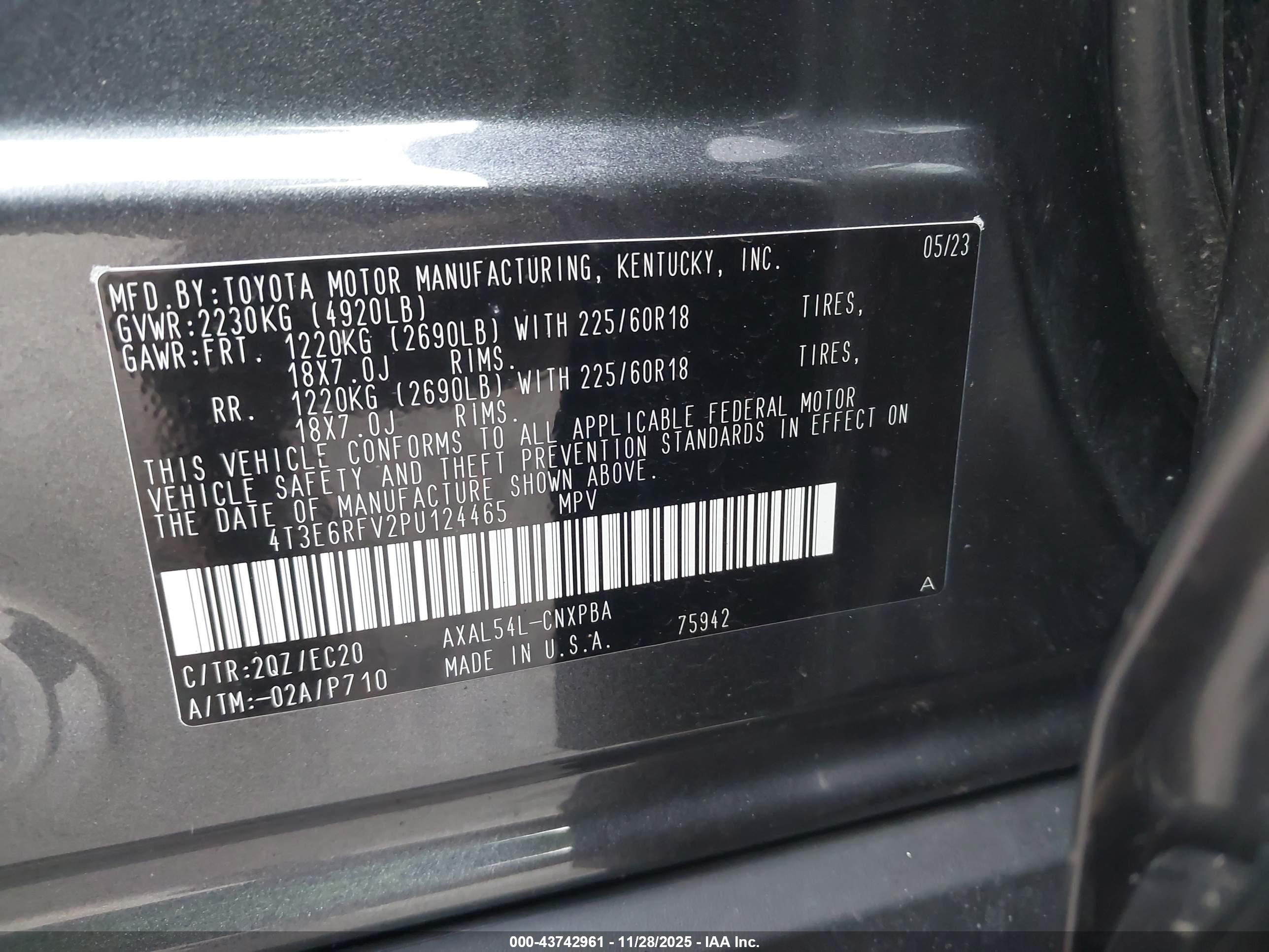 TOYOTA RAV4 image 9