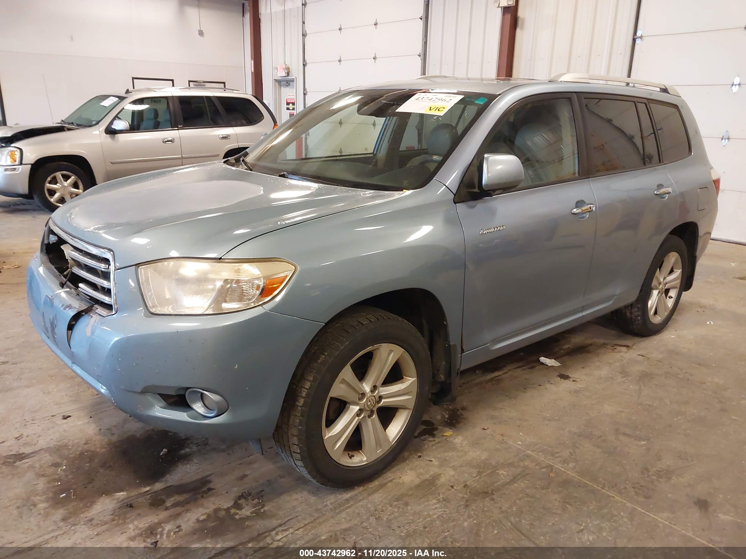 TOYOTA HIGHLANDER image 2