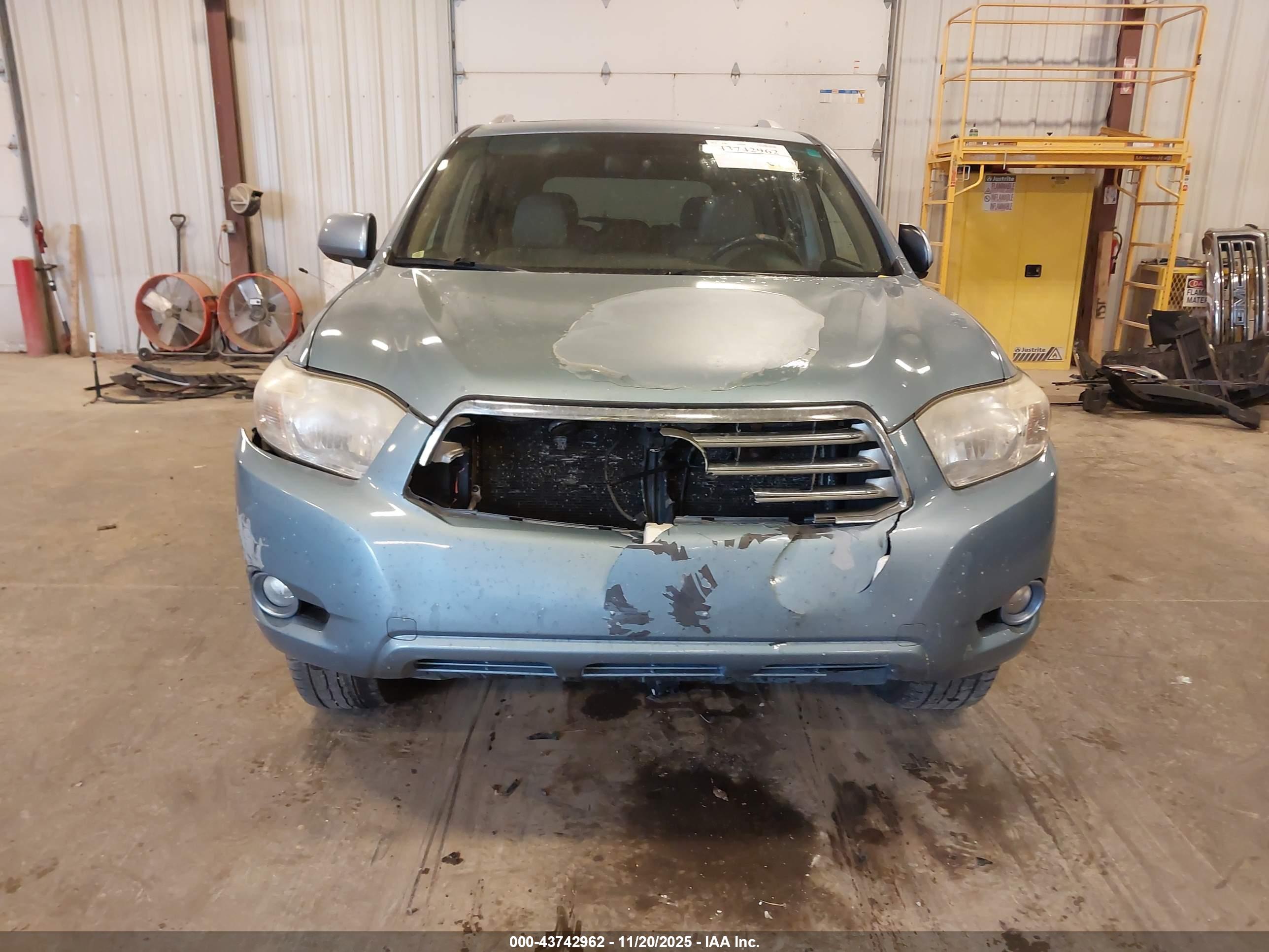 TOYOTA HIGHLANDER image 6