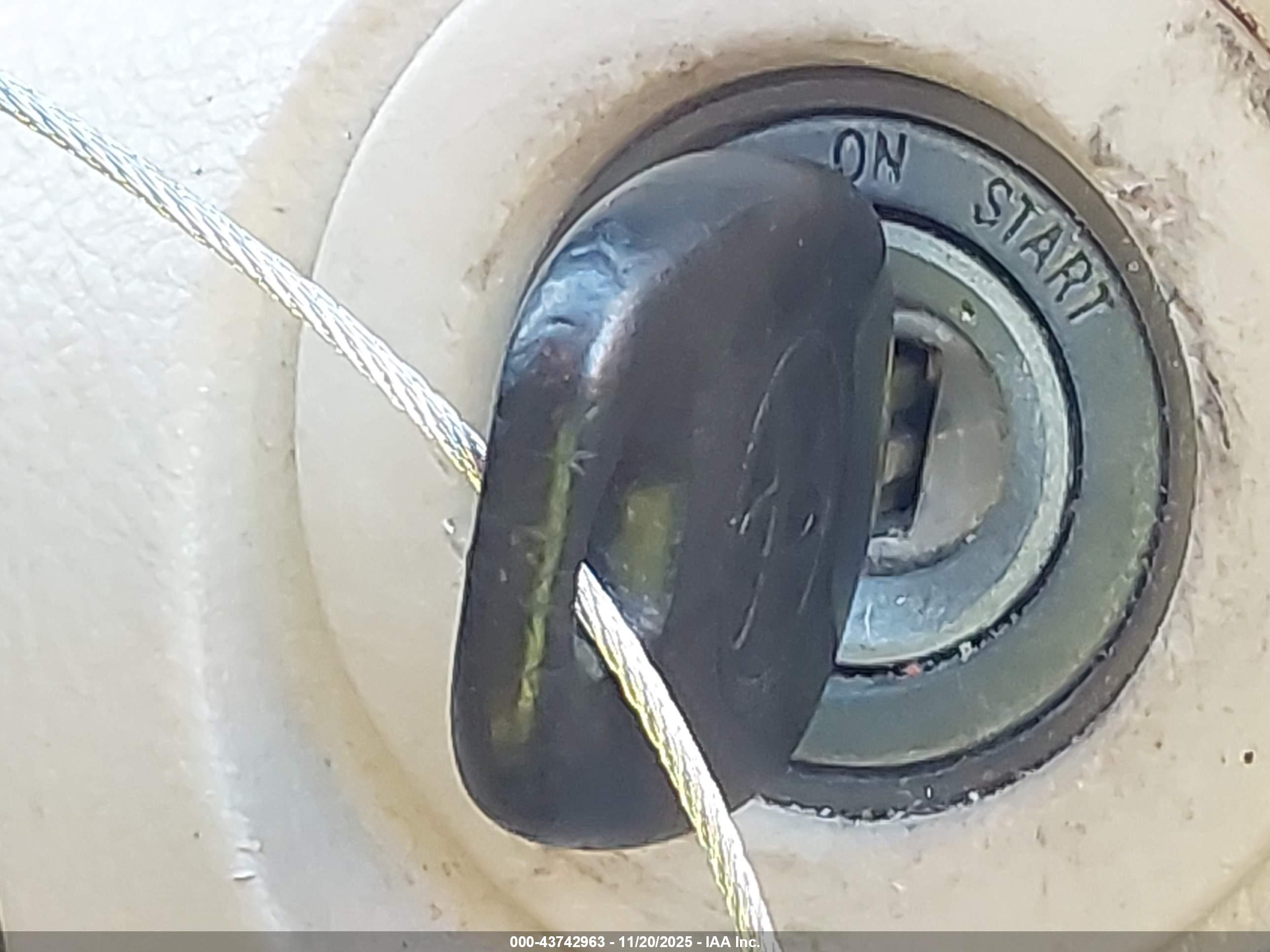 TOYOTA AVALON image 11
