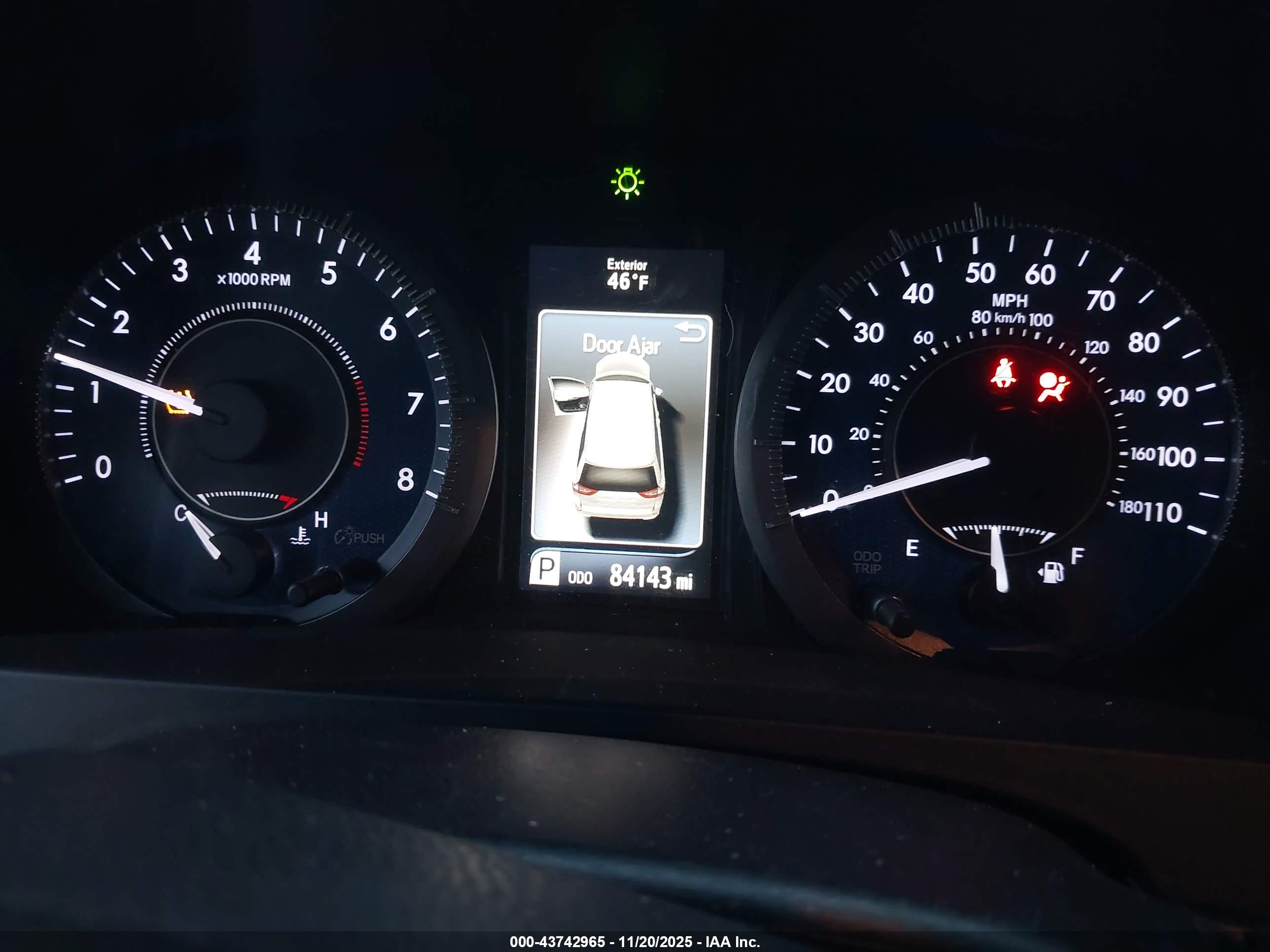TOYOTA SIENNA image 7
