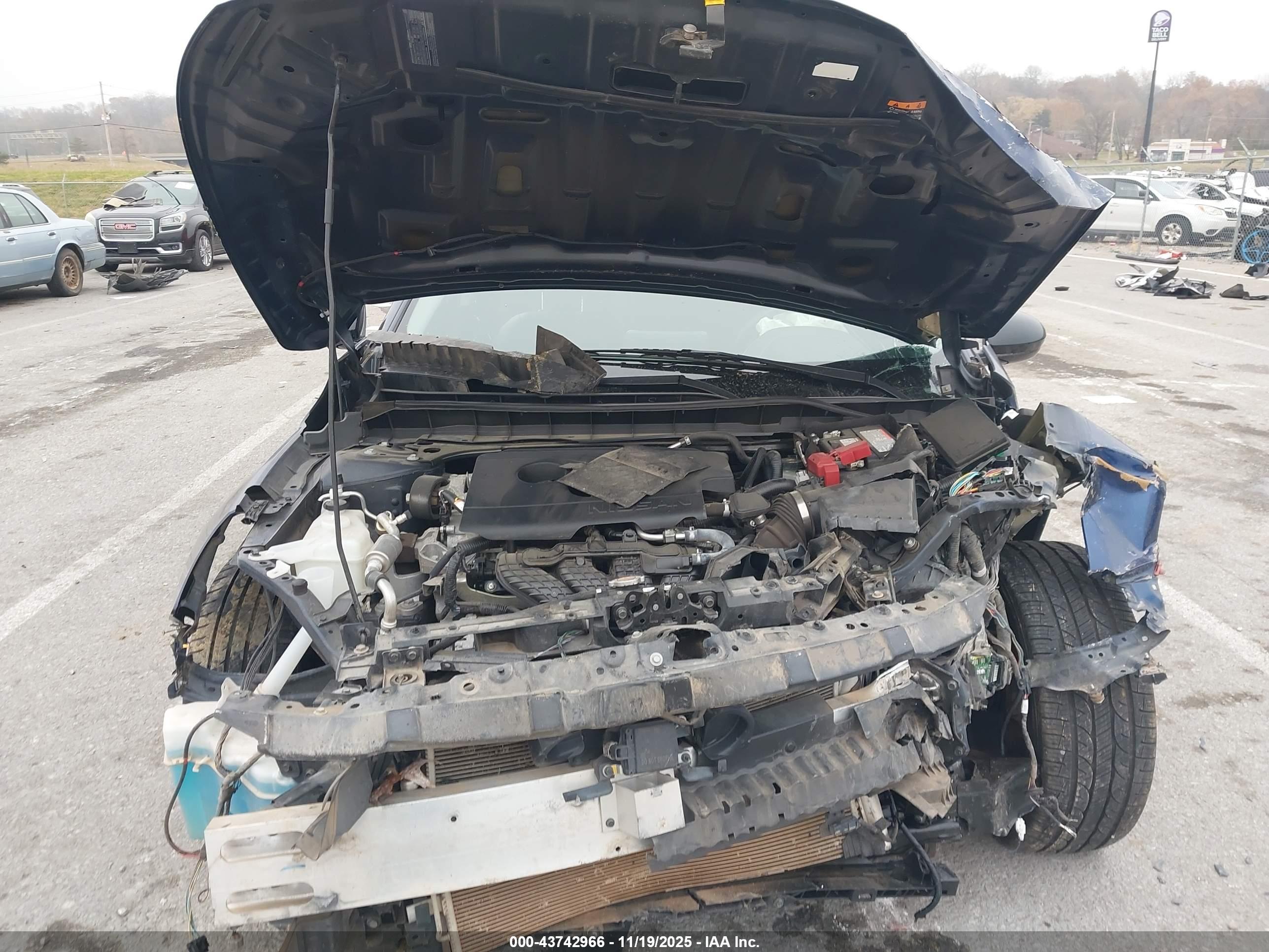 NISSAN ALTIMA image 10