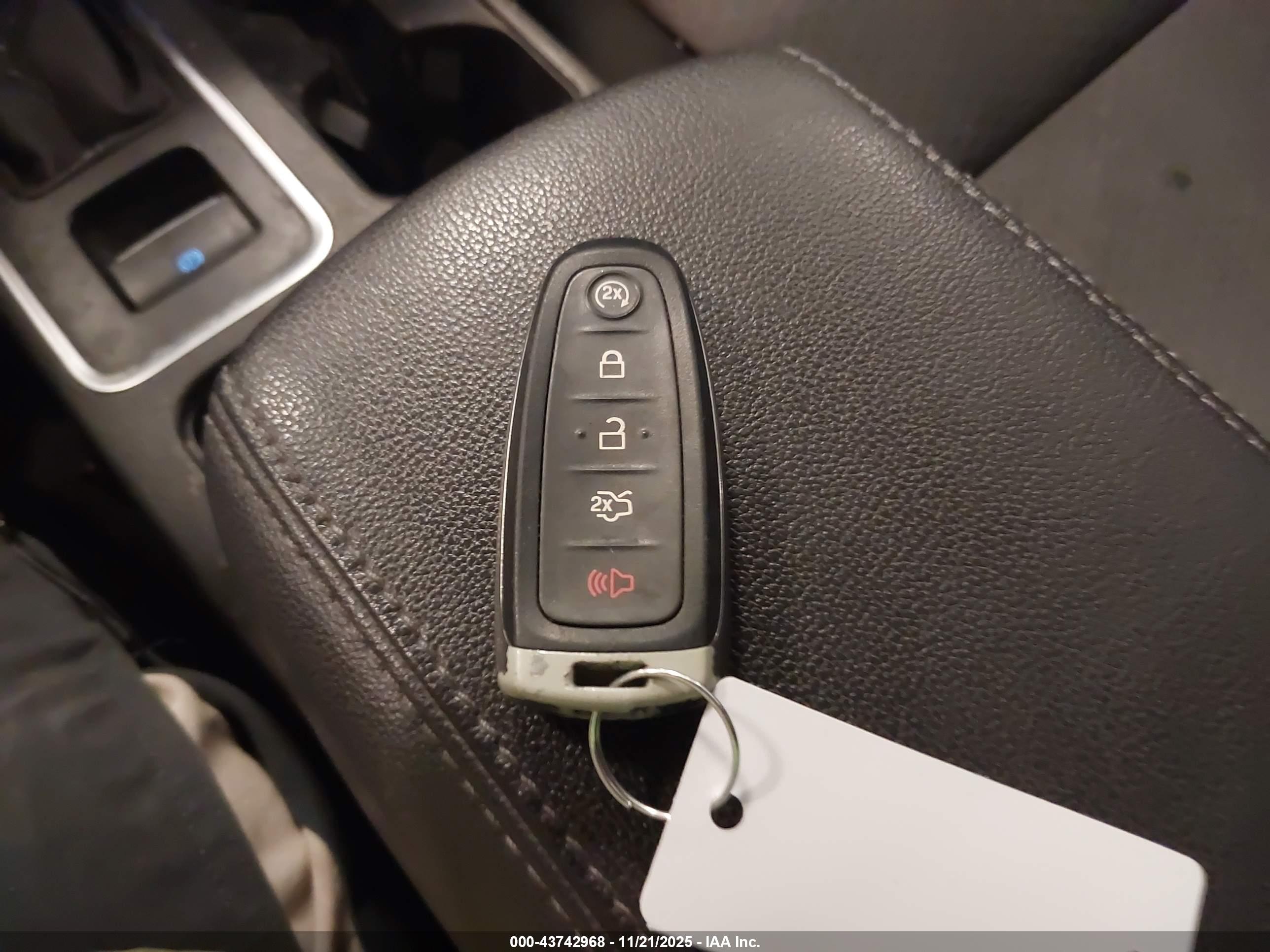 FORD ESCAPE image 11