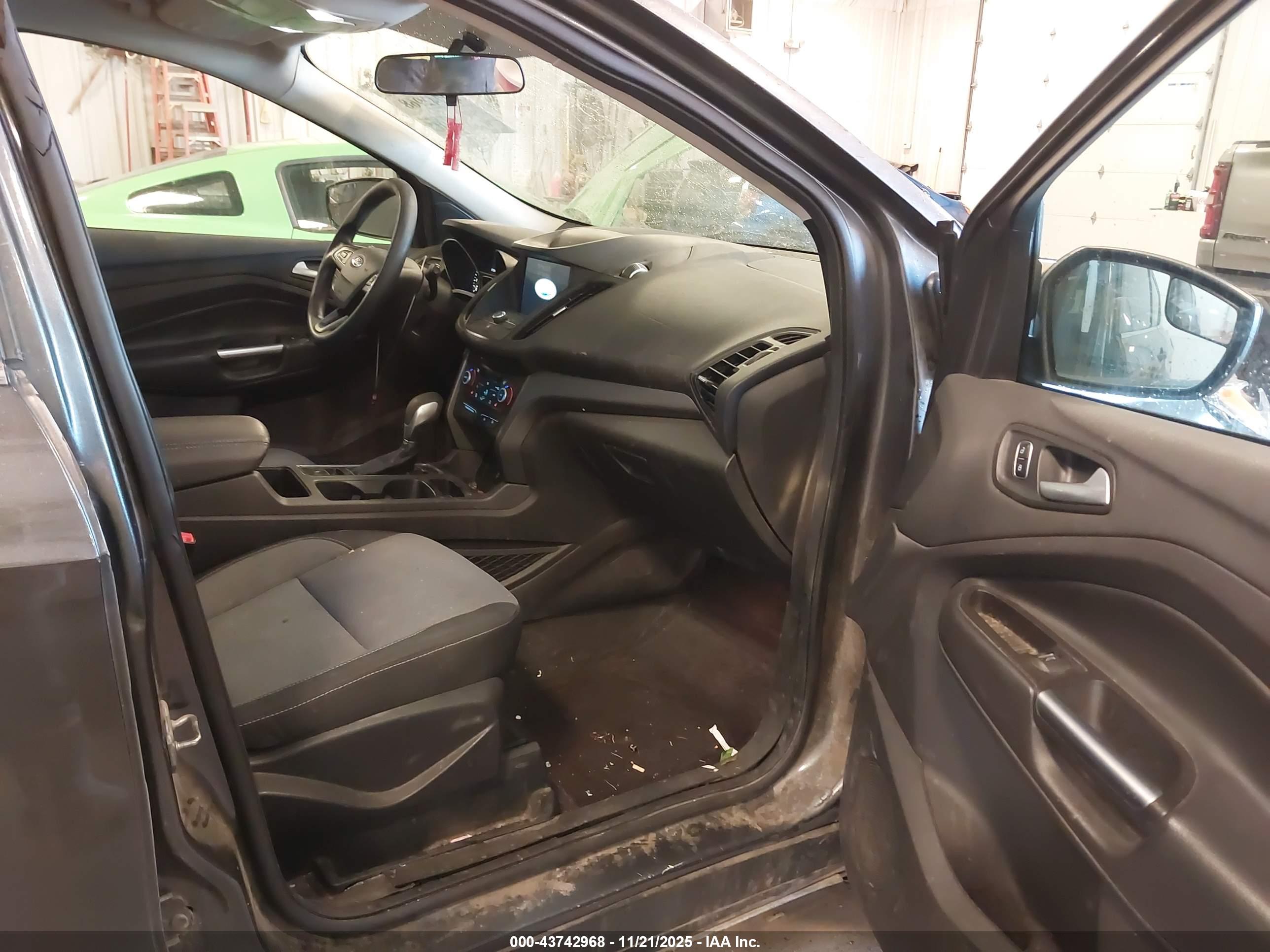 FORD ESCAPE image 5