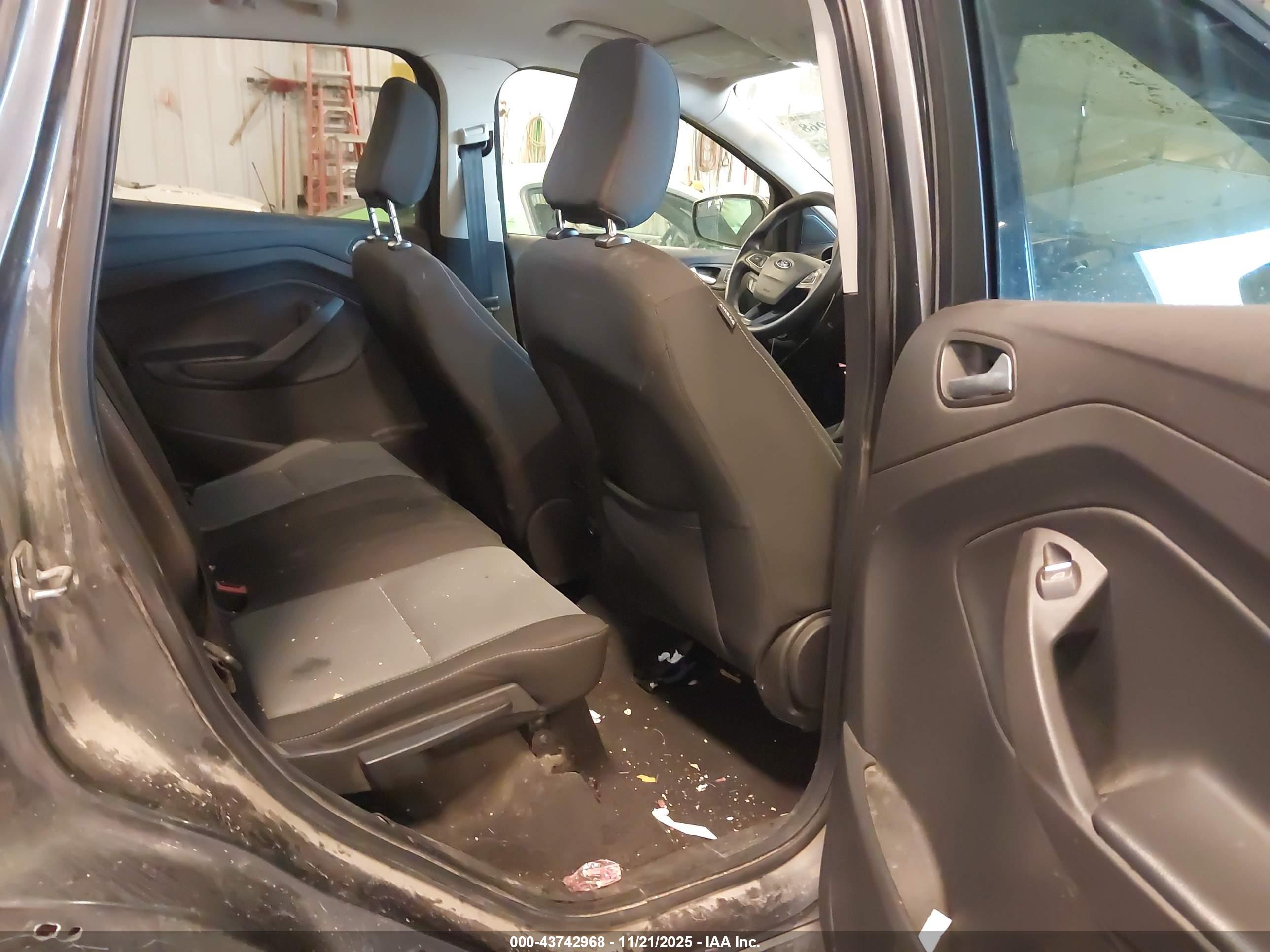 FORD ESCAPE image 8