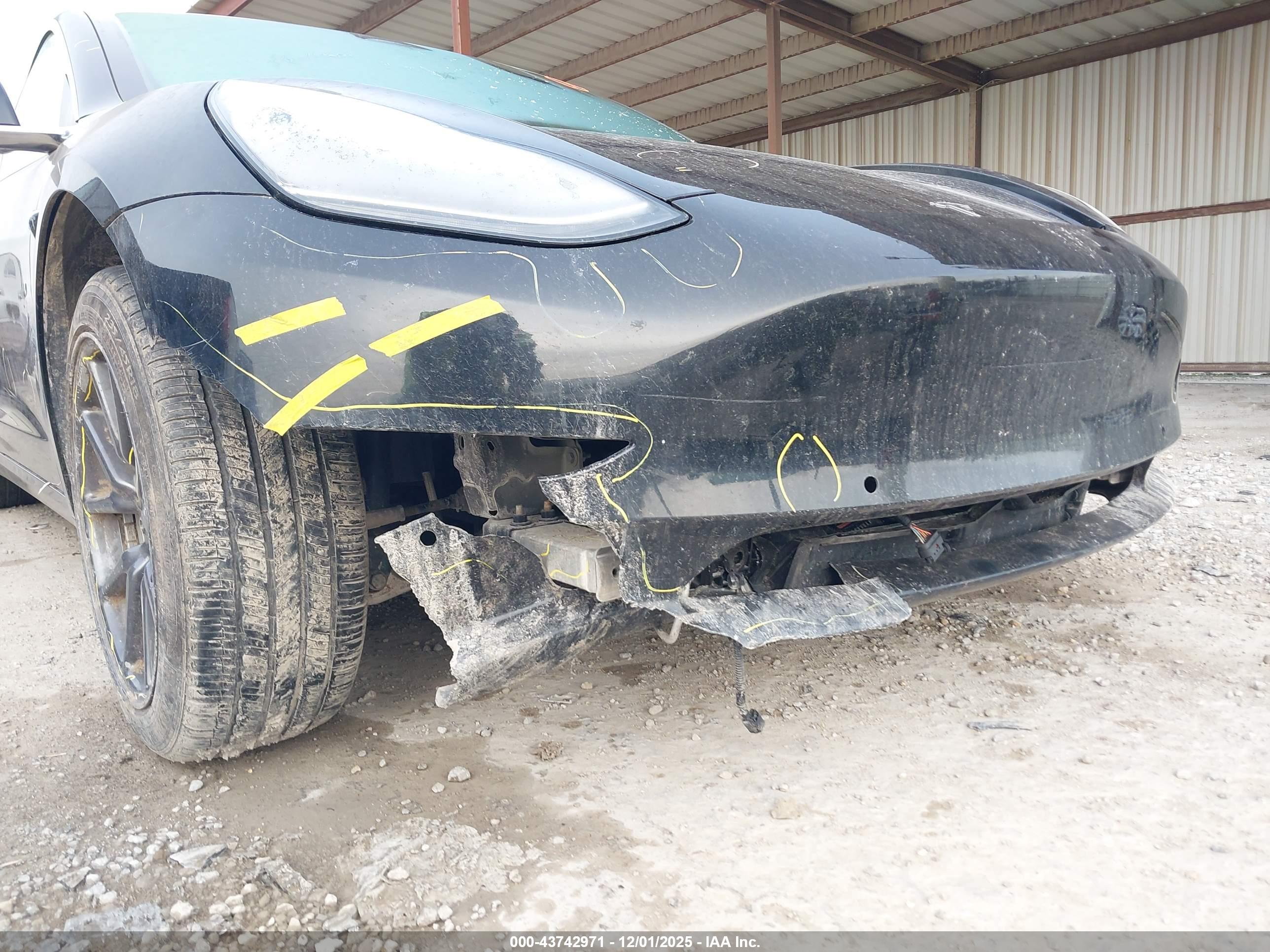 TESLA MODEL image 6