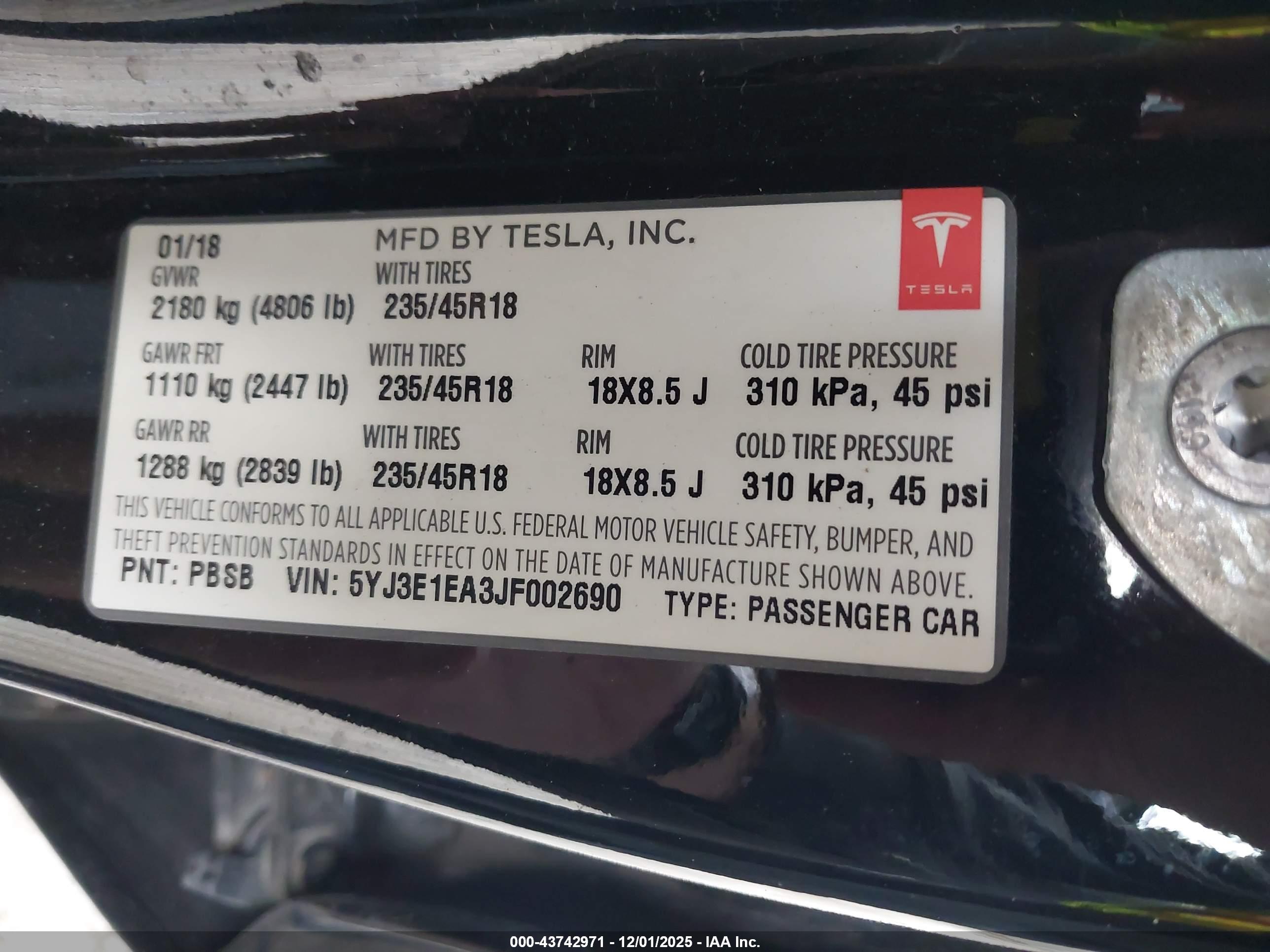 TESLA MODEL image 9