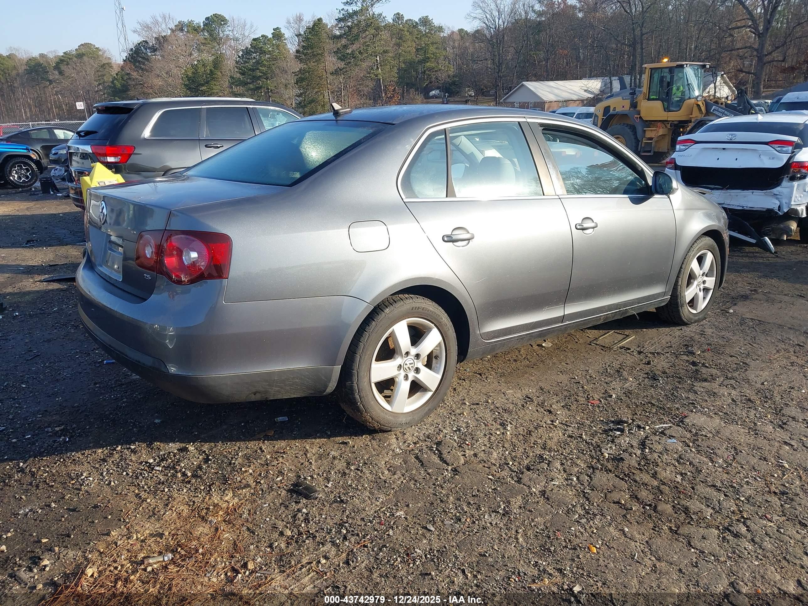 VOLKSWAGEN JETTA image 4