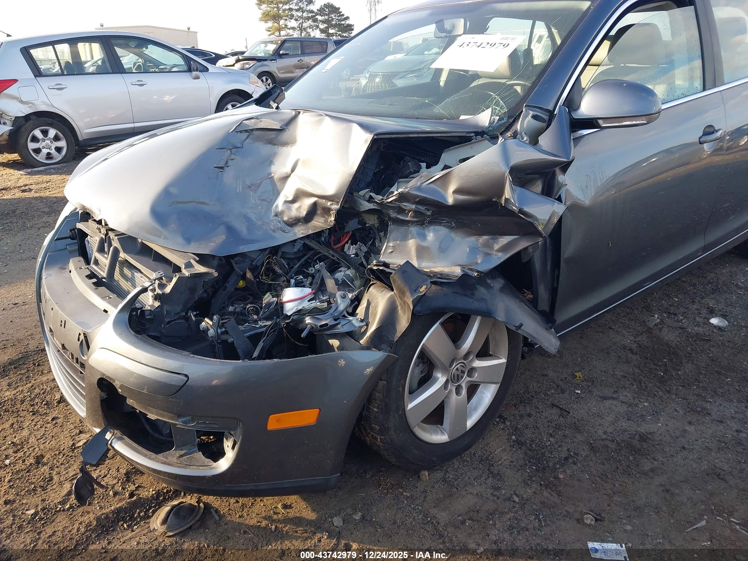 VOLKSWAGEN JETTA image 6