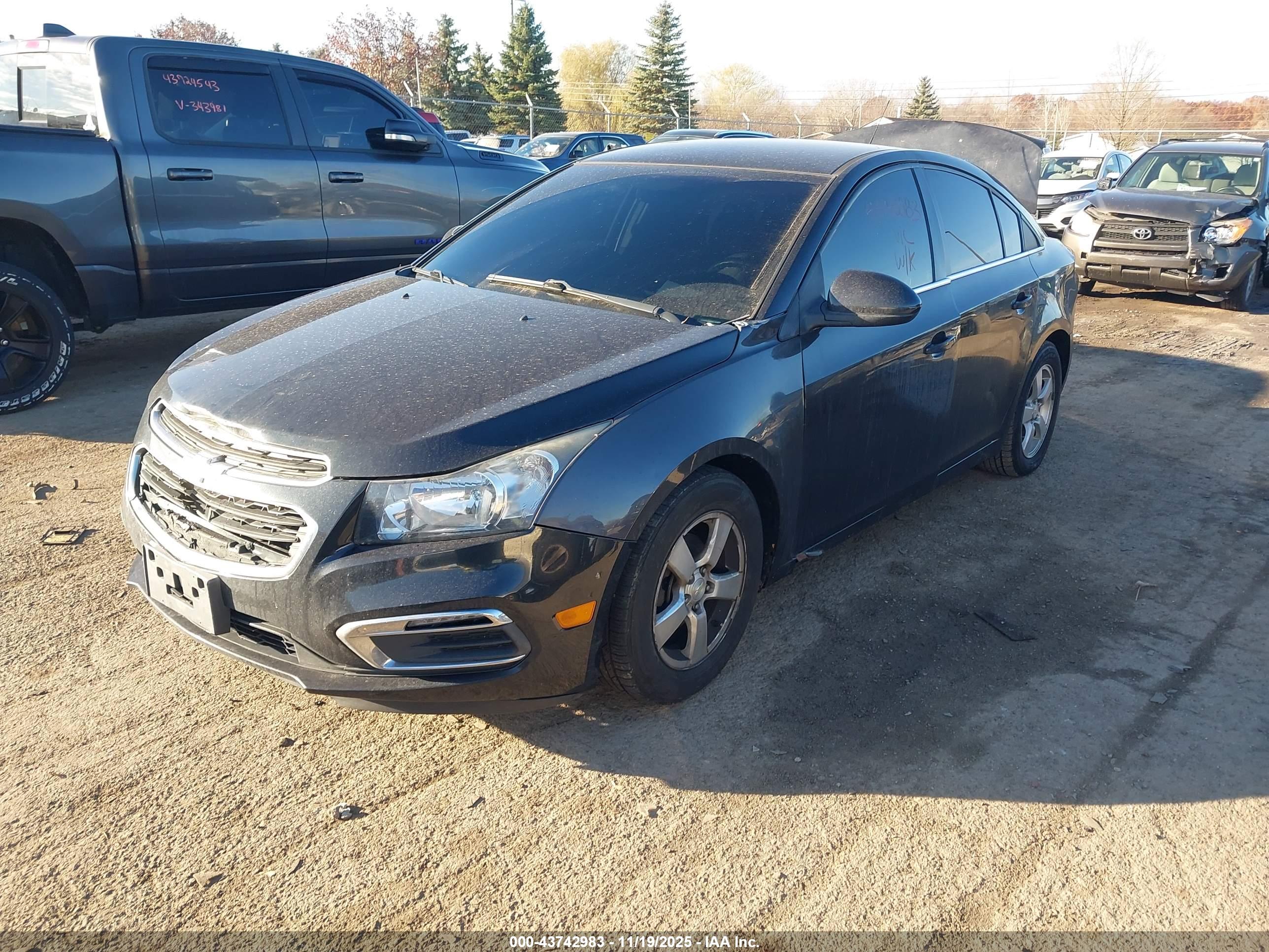 CHEVROLET CRUZE image 2