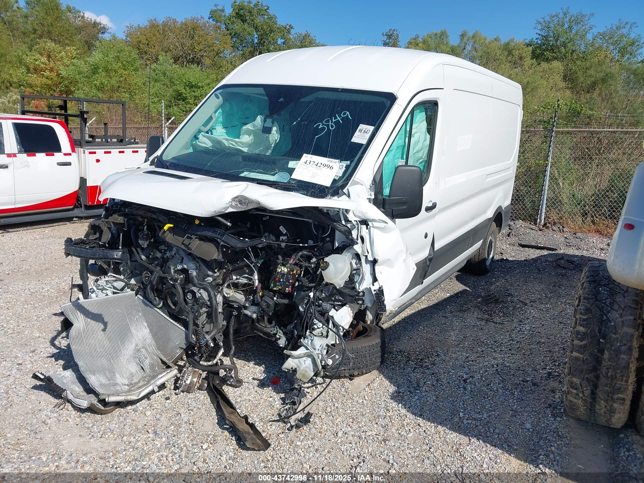 FORD TRANSIT-250 image 2