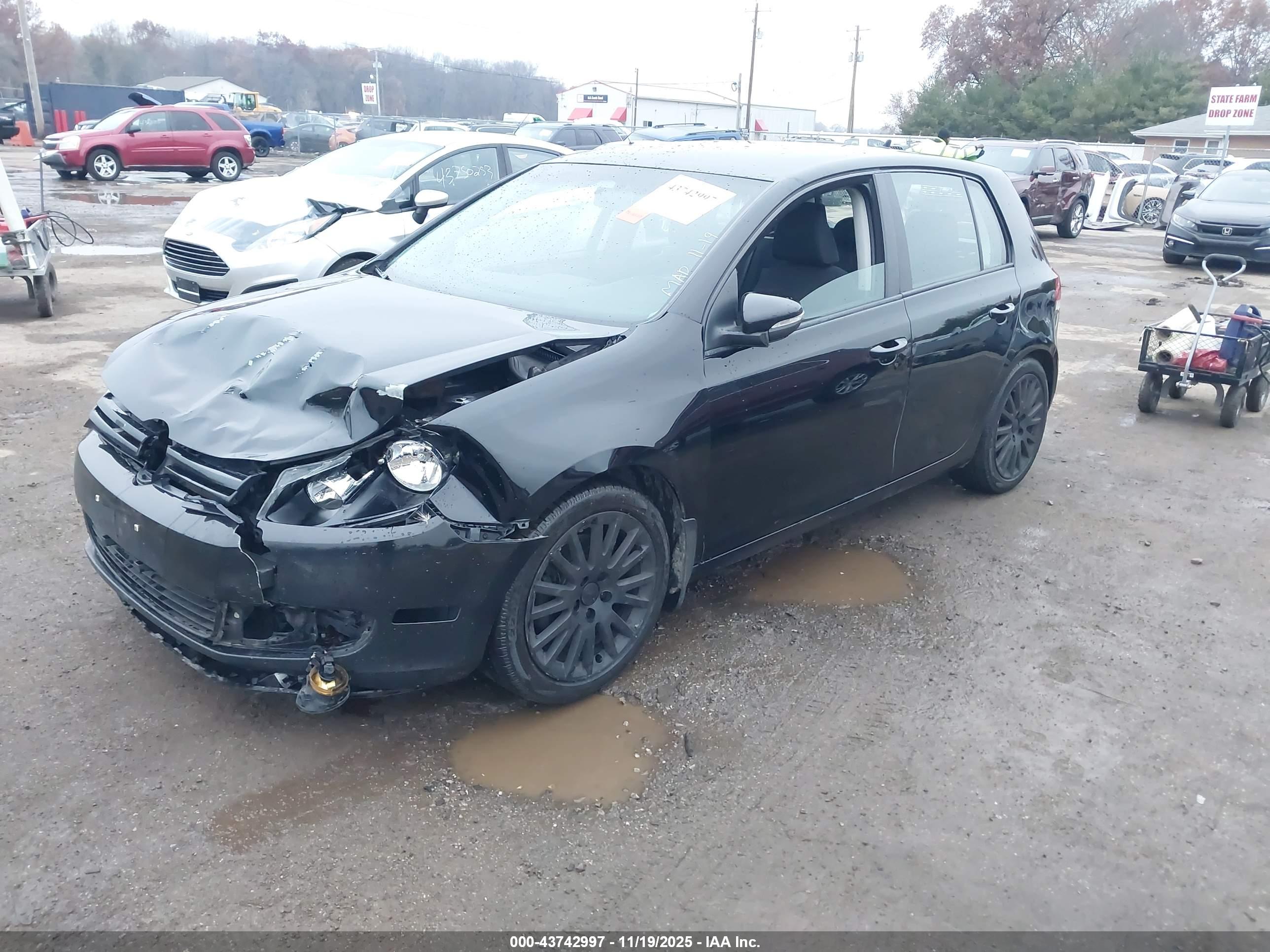 VOLKSWAGEN GOLF image 2