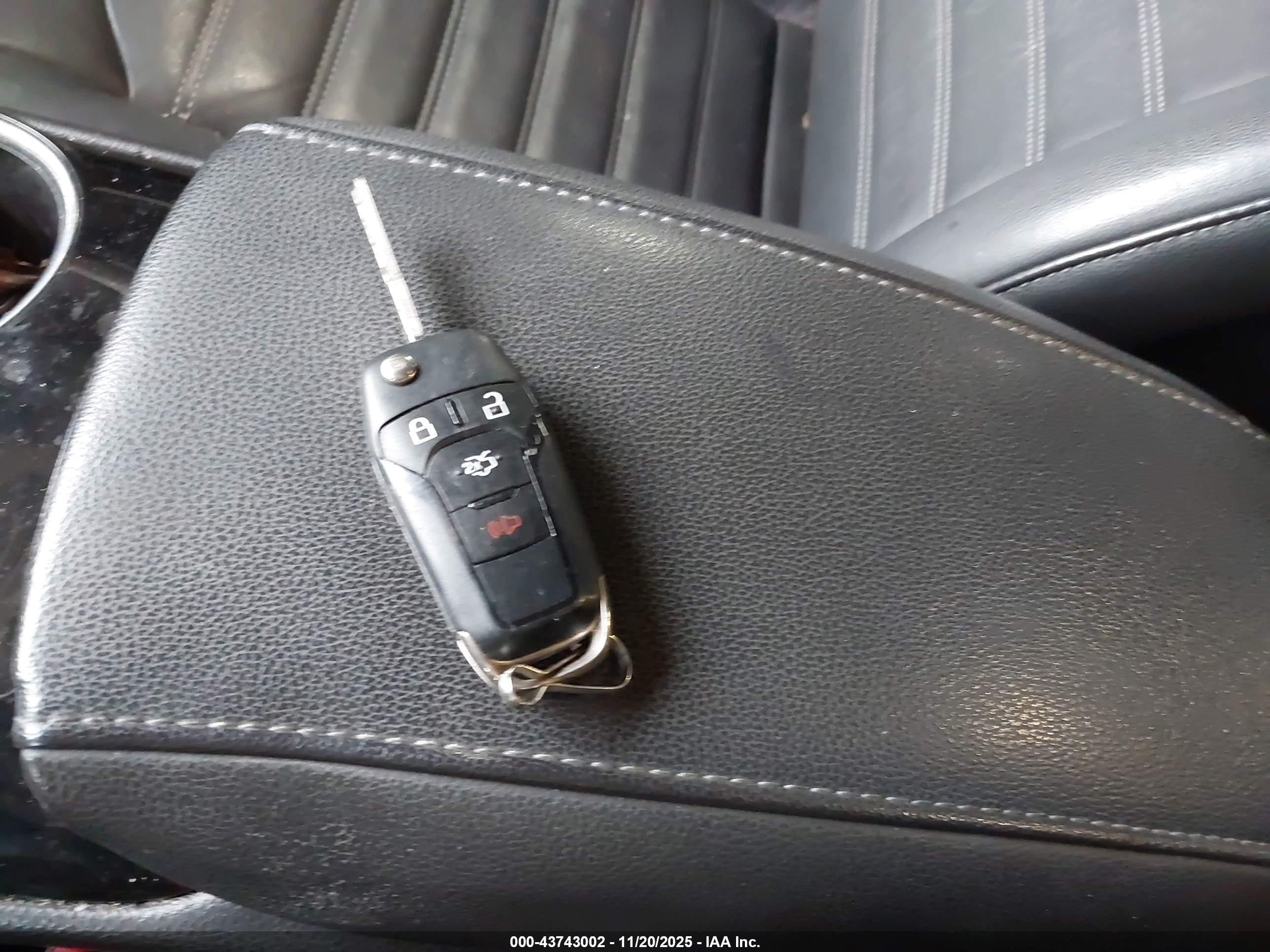 FORD FUSION image 11