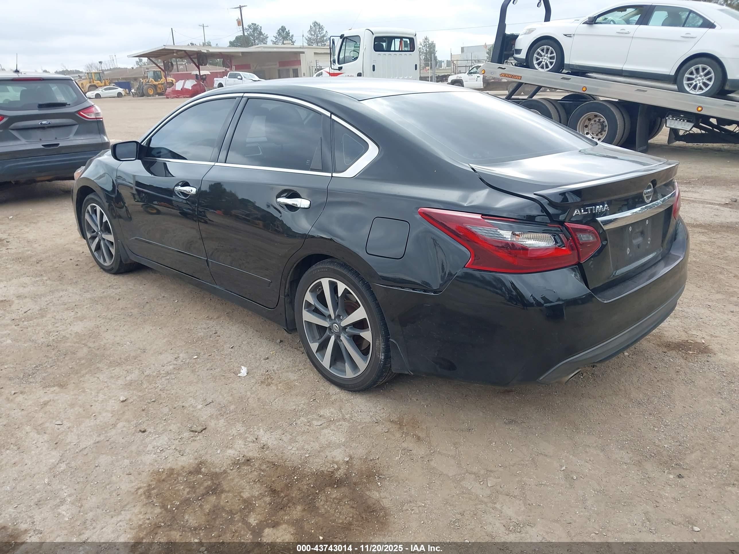 NISSAN ALTIMA image 3