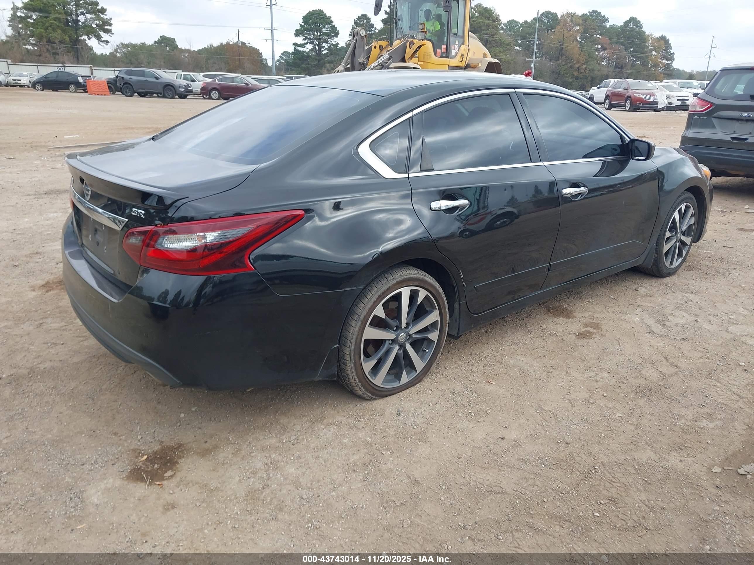 NISSAN ALTIMA image 4