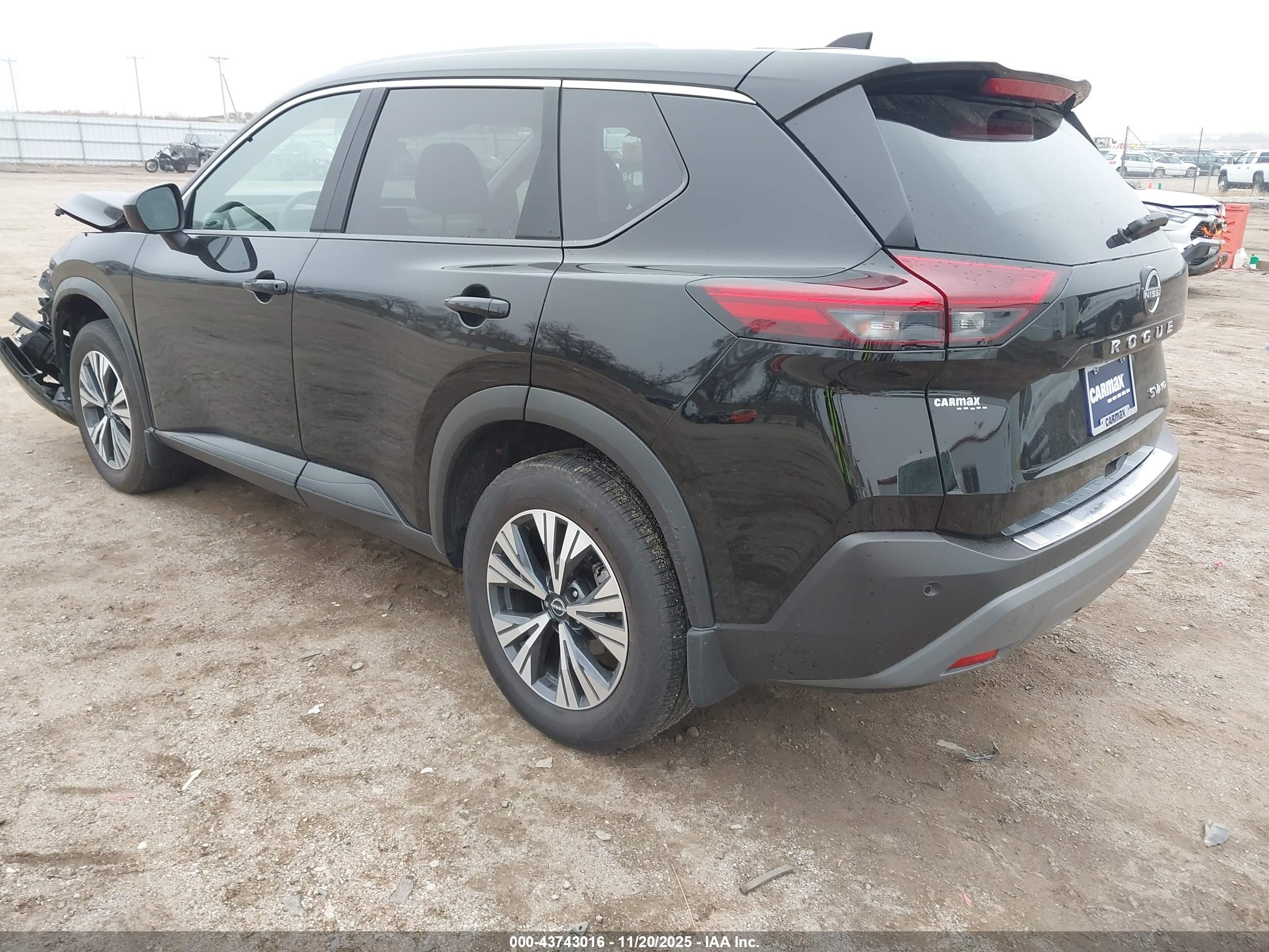 NISSAN ROGUE image 3
