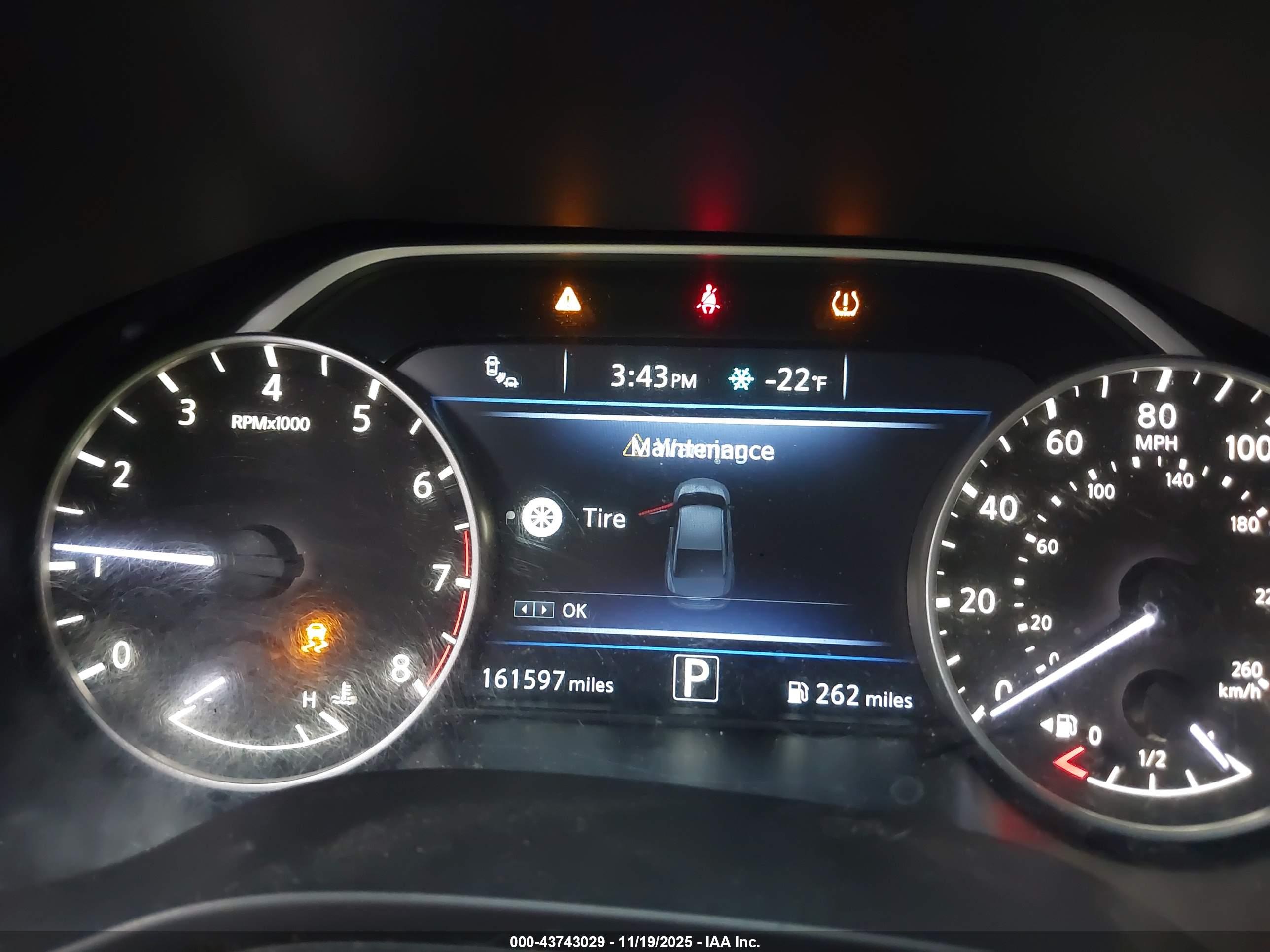 NISSAN MAXIMA image 7