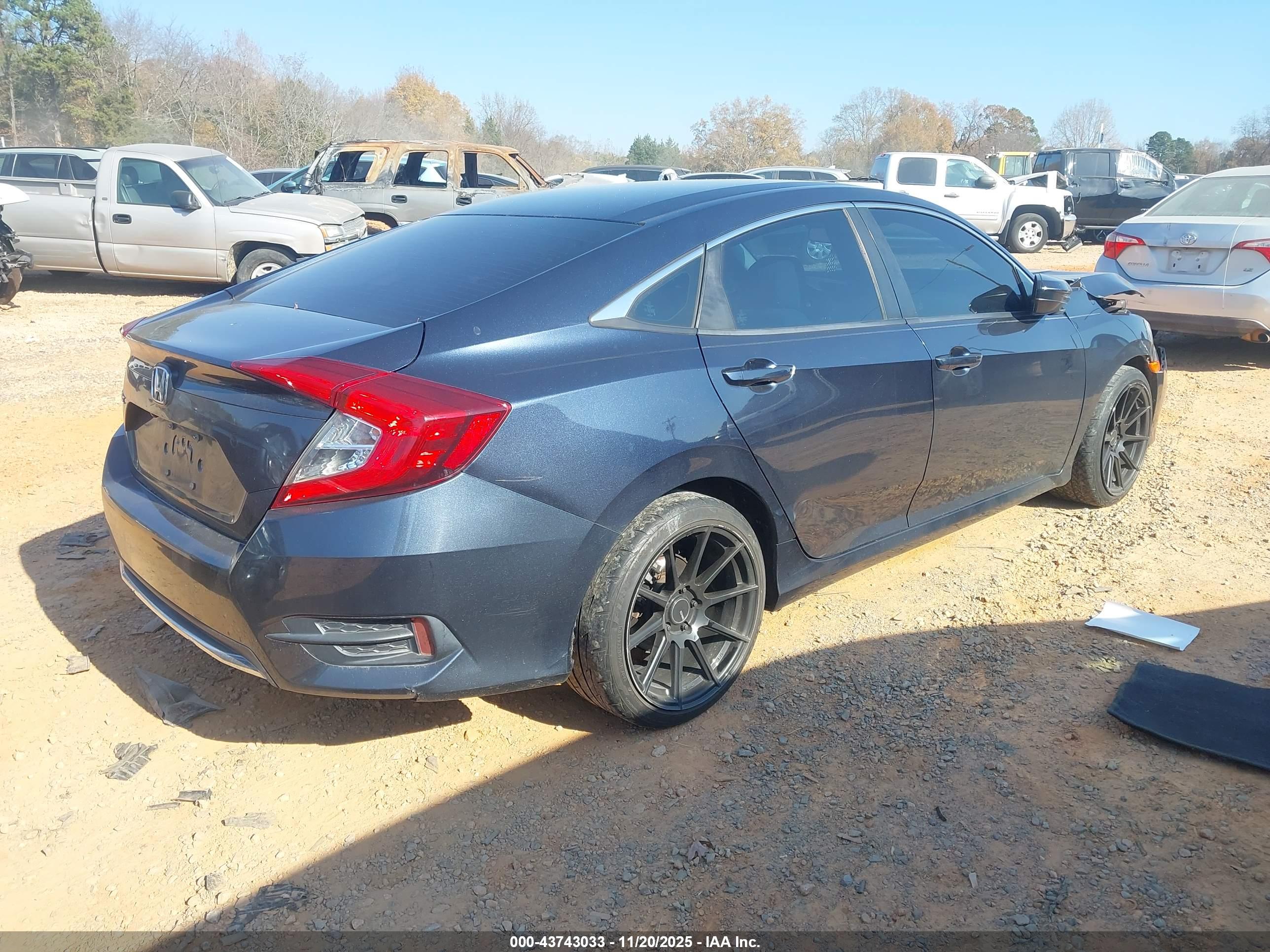 HONDA CIVIC image 4