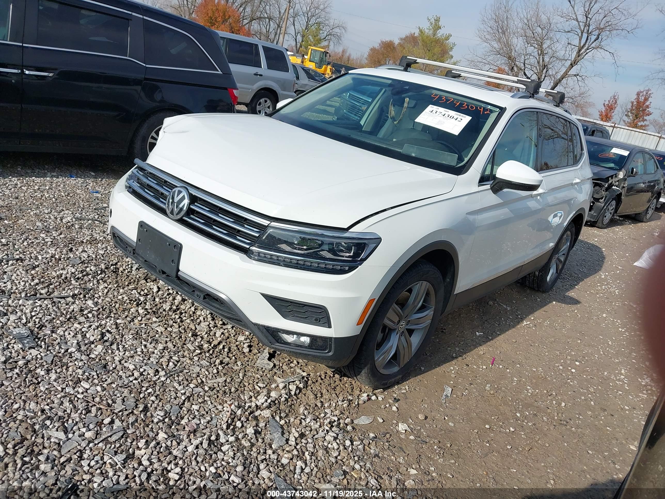 VOLKSWAGEN TIGUAN image 2