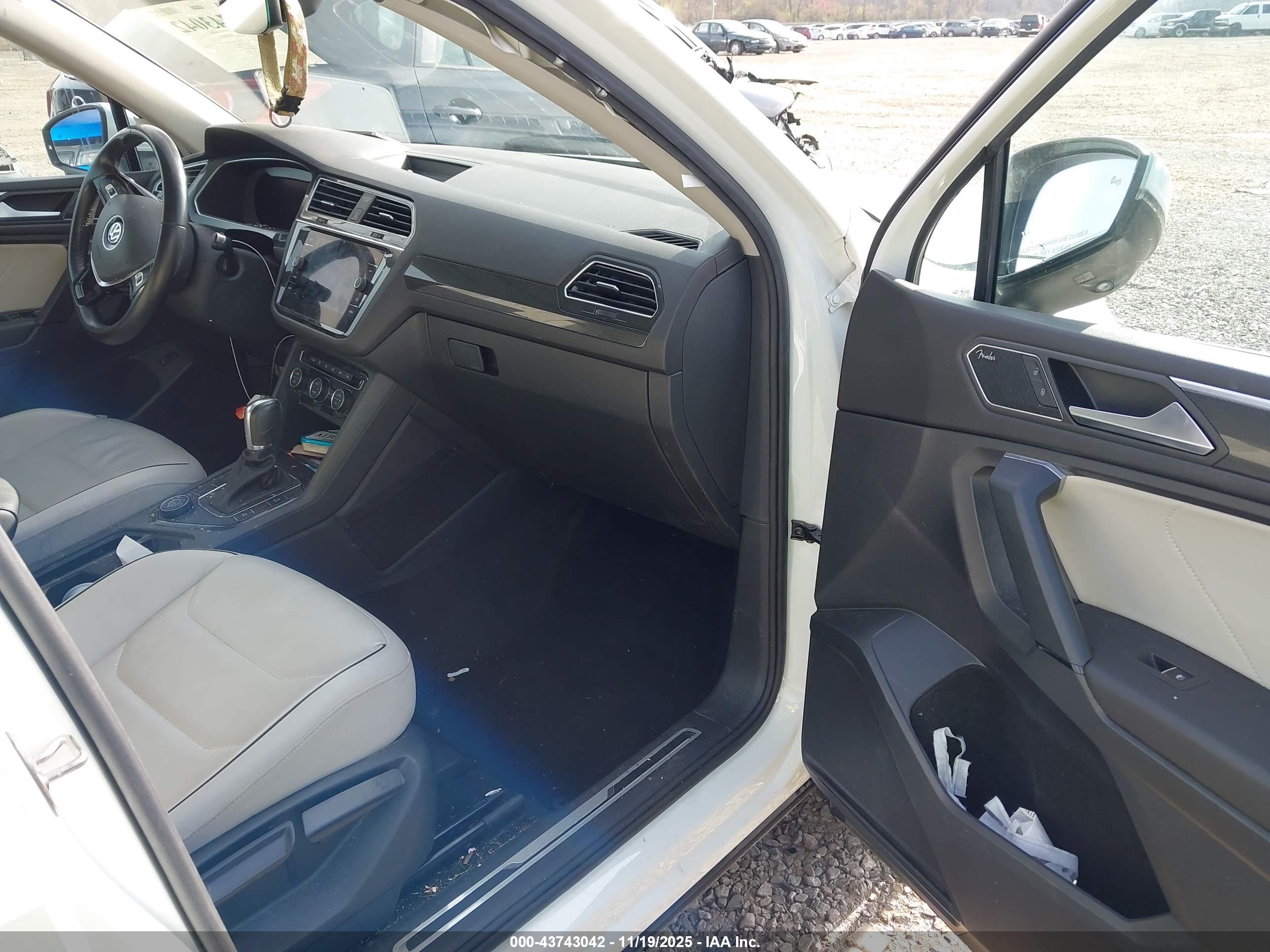 VOLKSWAGEN TIGUAN image 5
