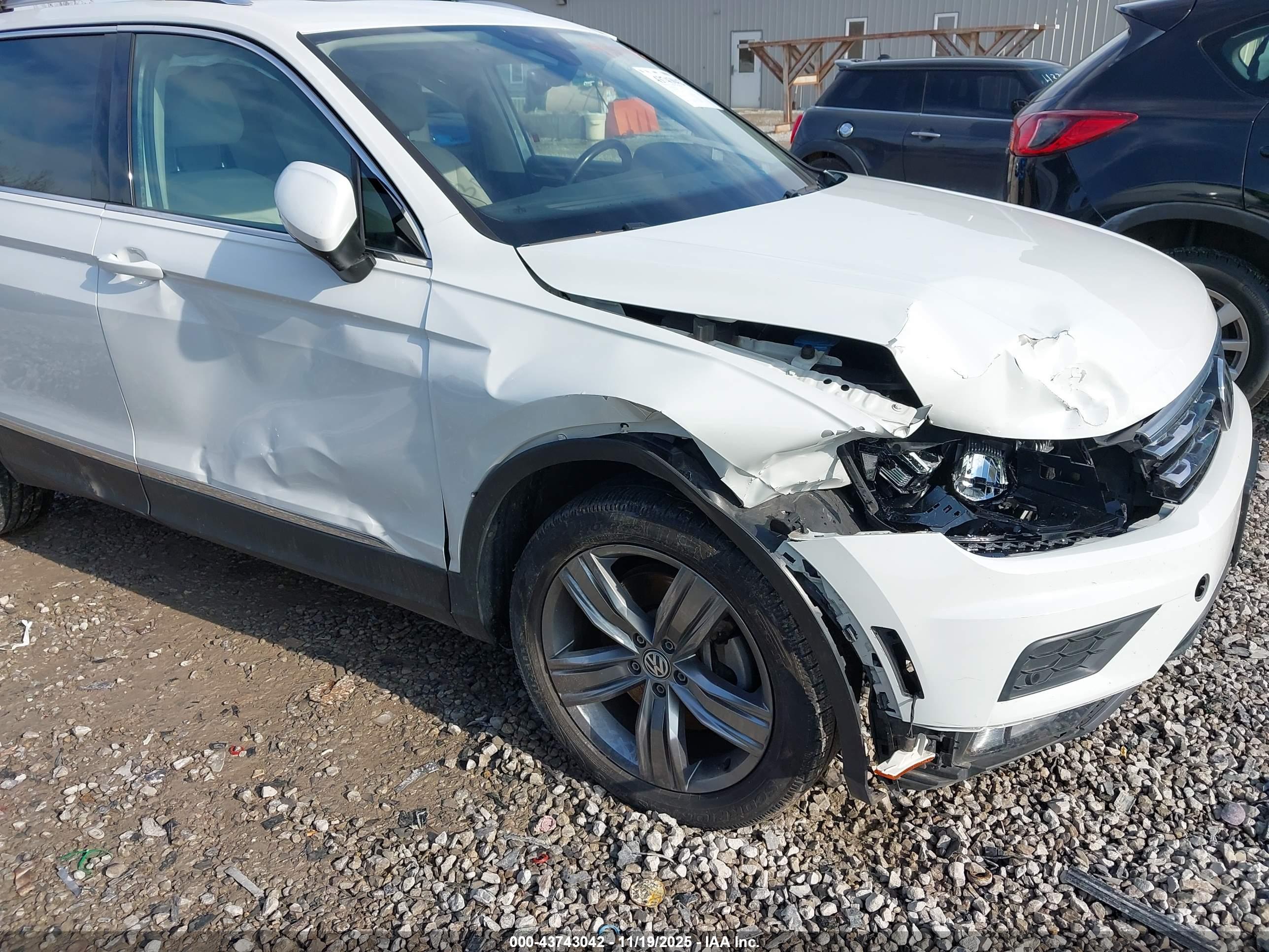 VOLKSWAGEN TIGUAN image 6