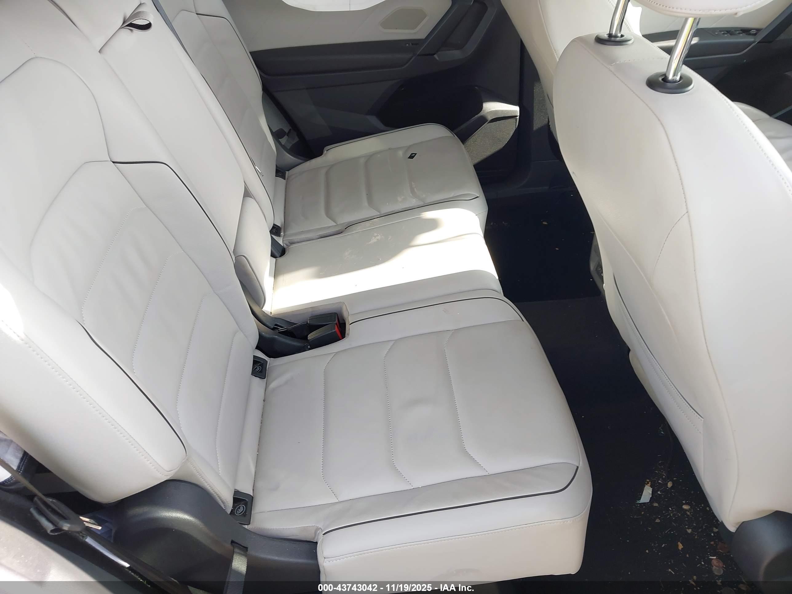 VOLKSWAGEN TIGUAN image 8