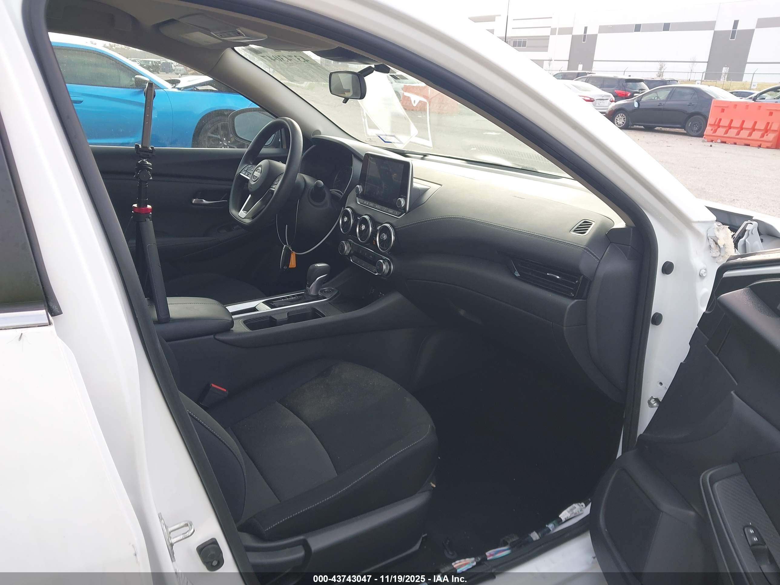 NISSAN SENTRA image 5