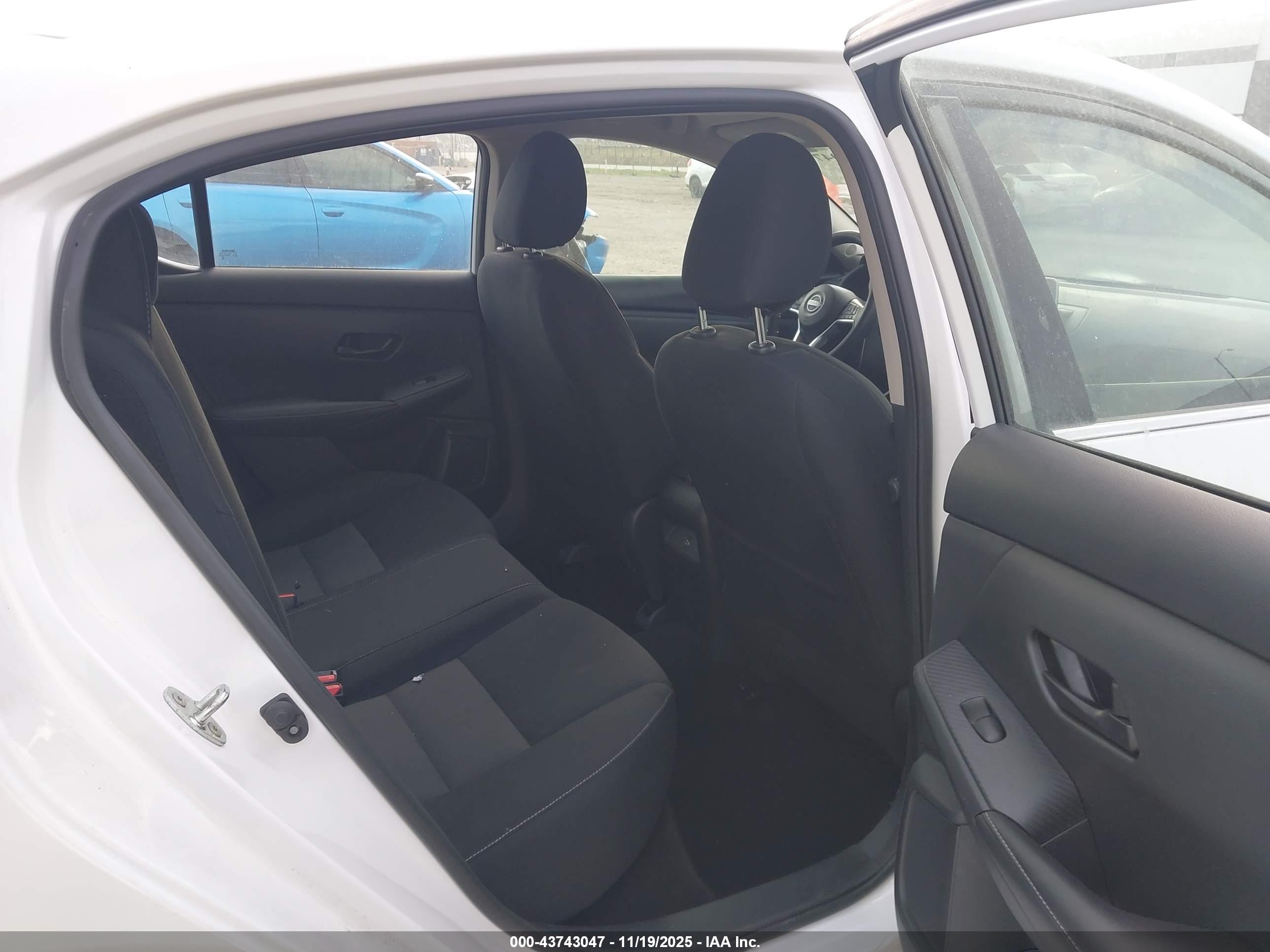 NISSAN SENTRA image 8