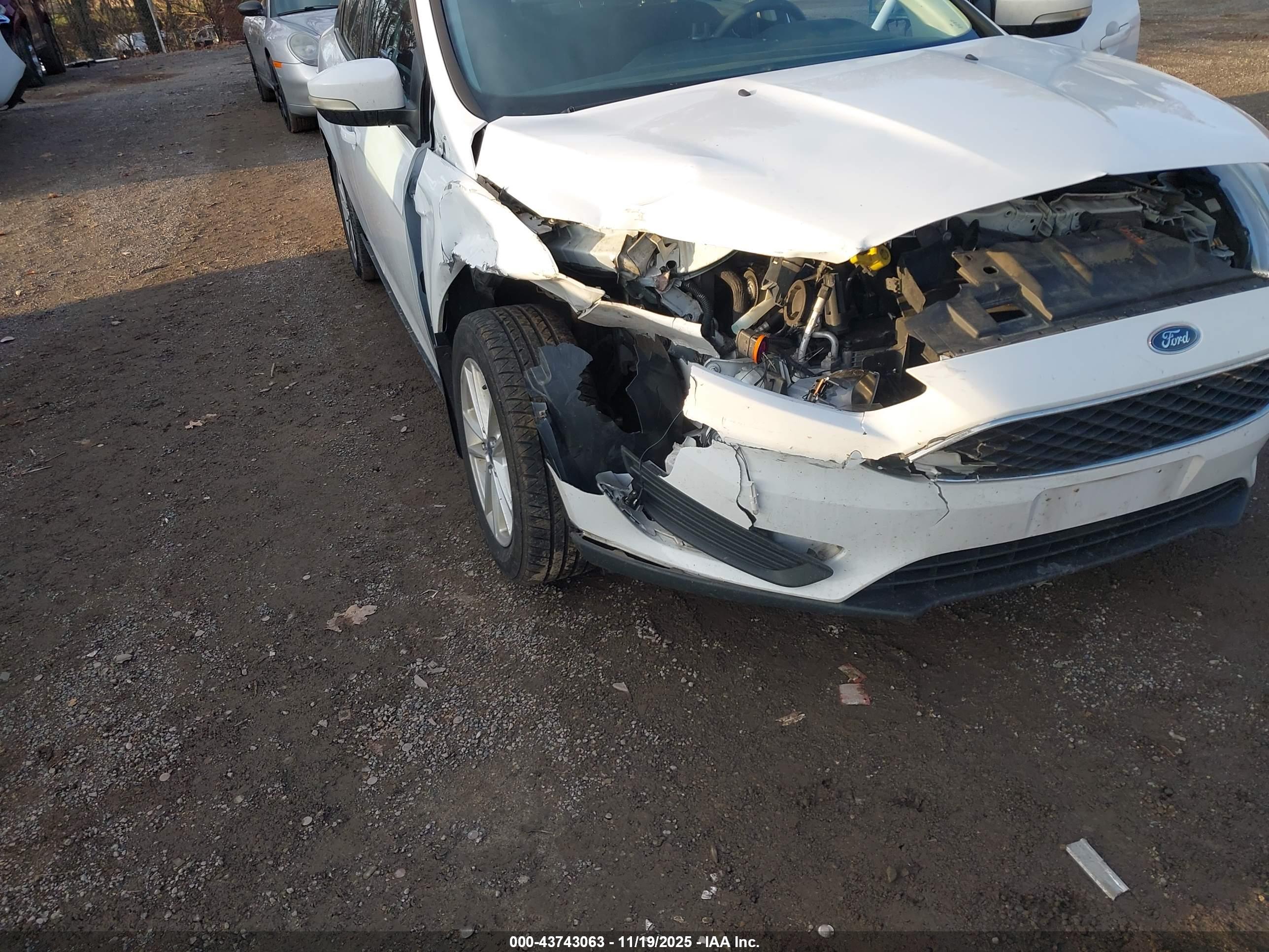 FORD FOCUS image 6
