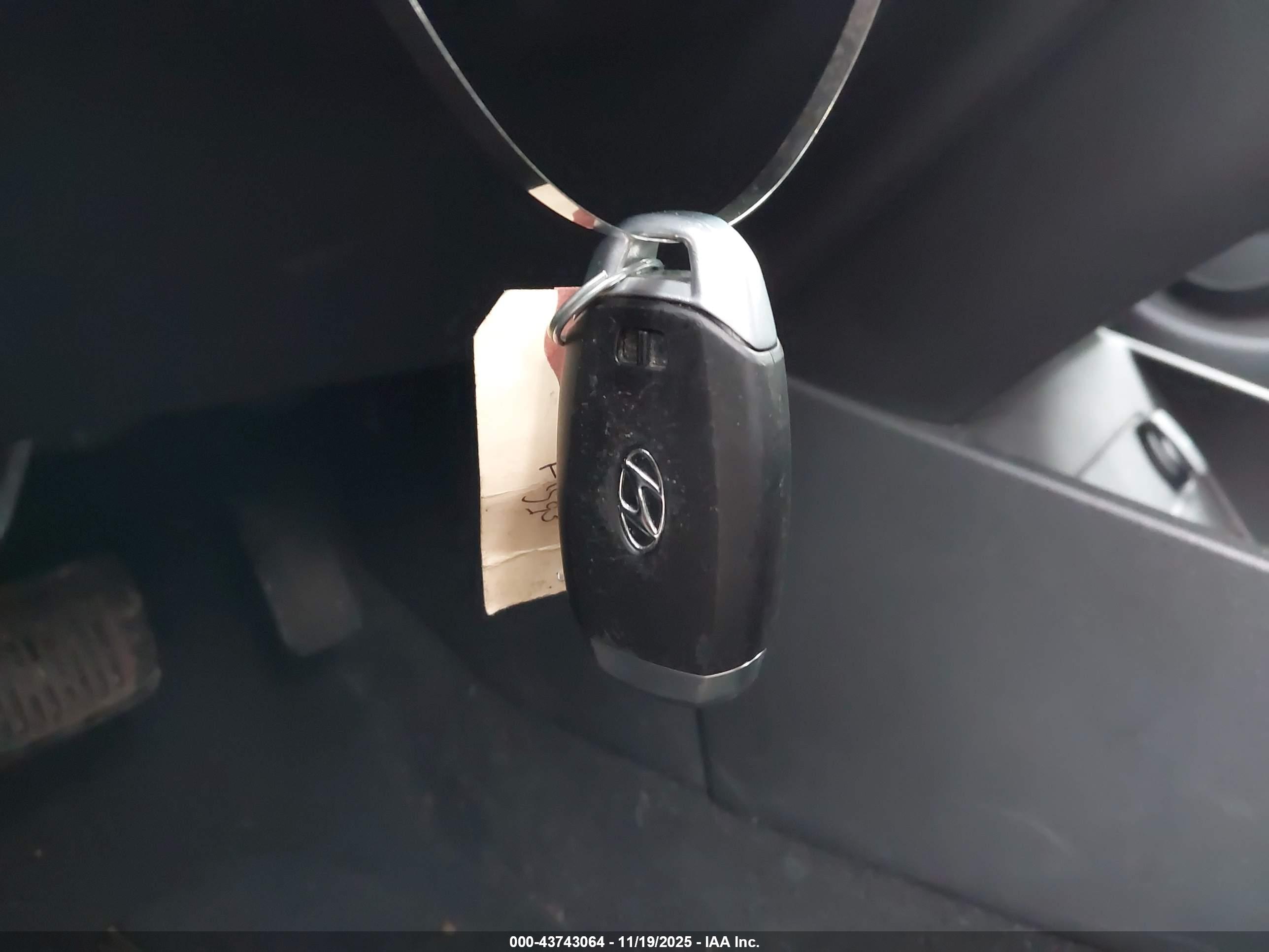 HYUNDAI KONA image 11