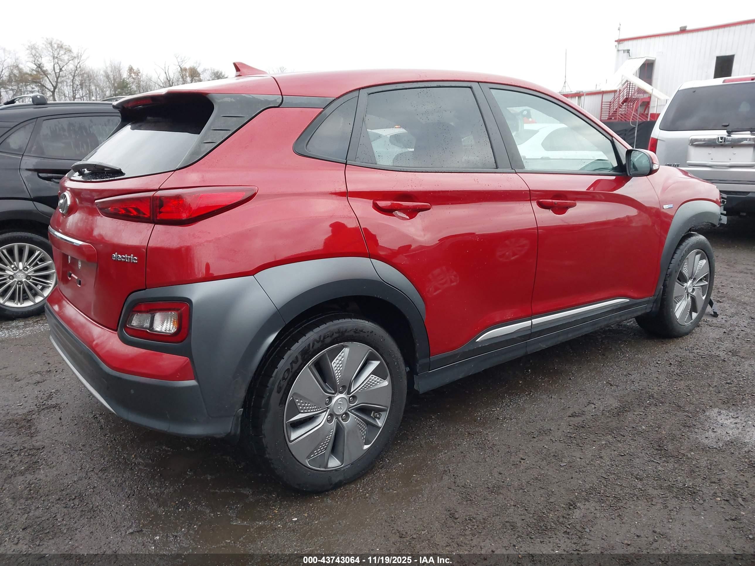HYUNDAI KONA image 4