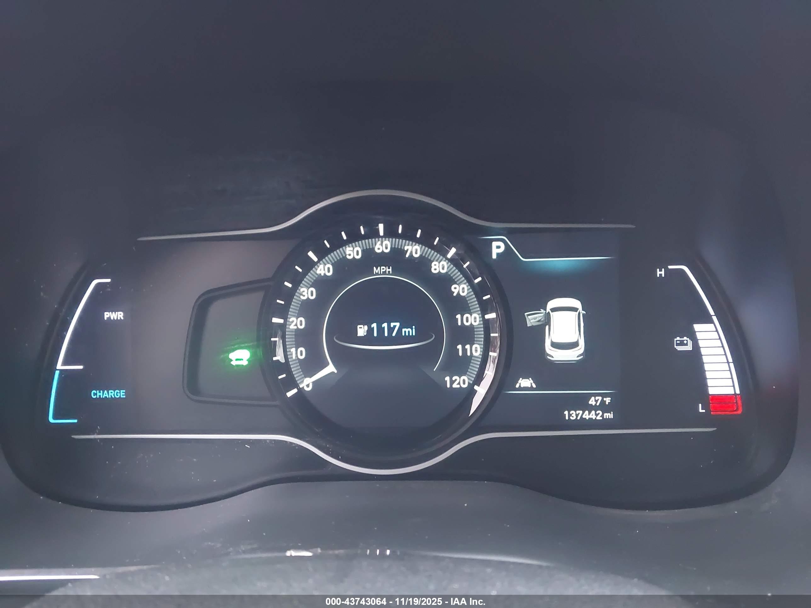 HYUNDAI KONA image 7