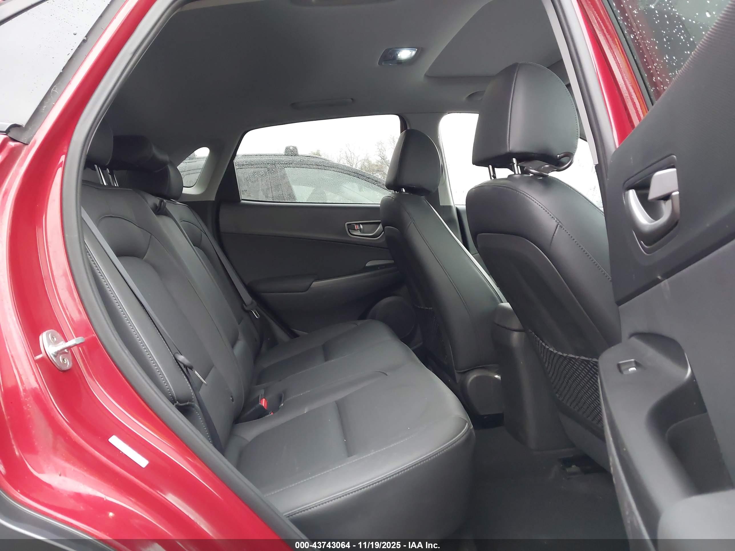 HYUNDAI KONA image 8