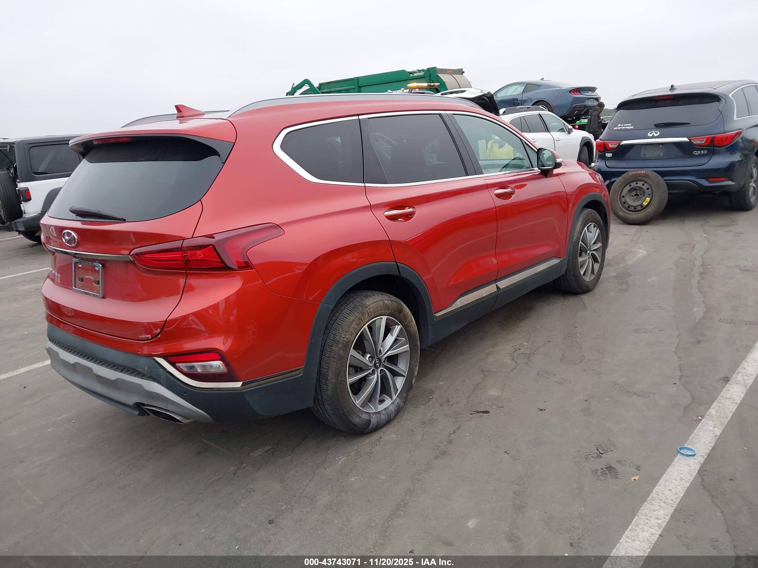 HYUNDAI SANTA image 4