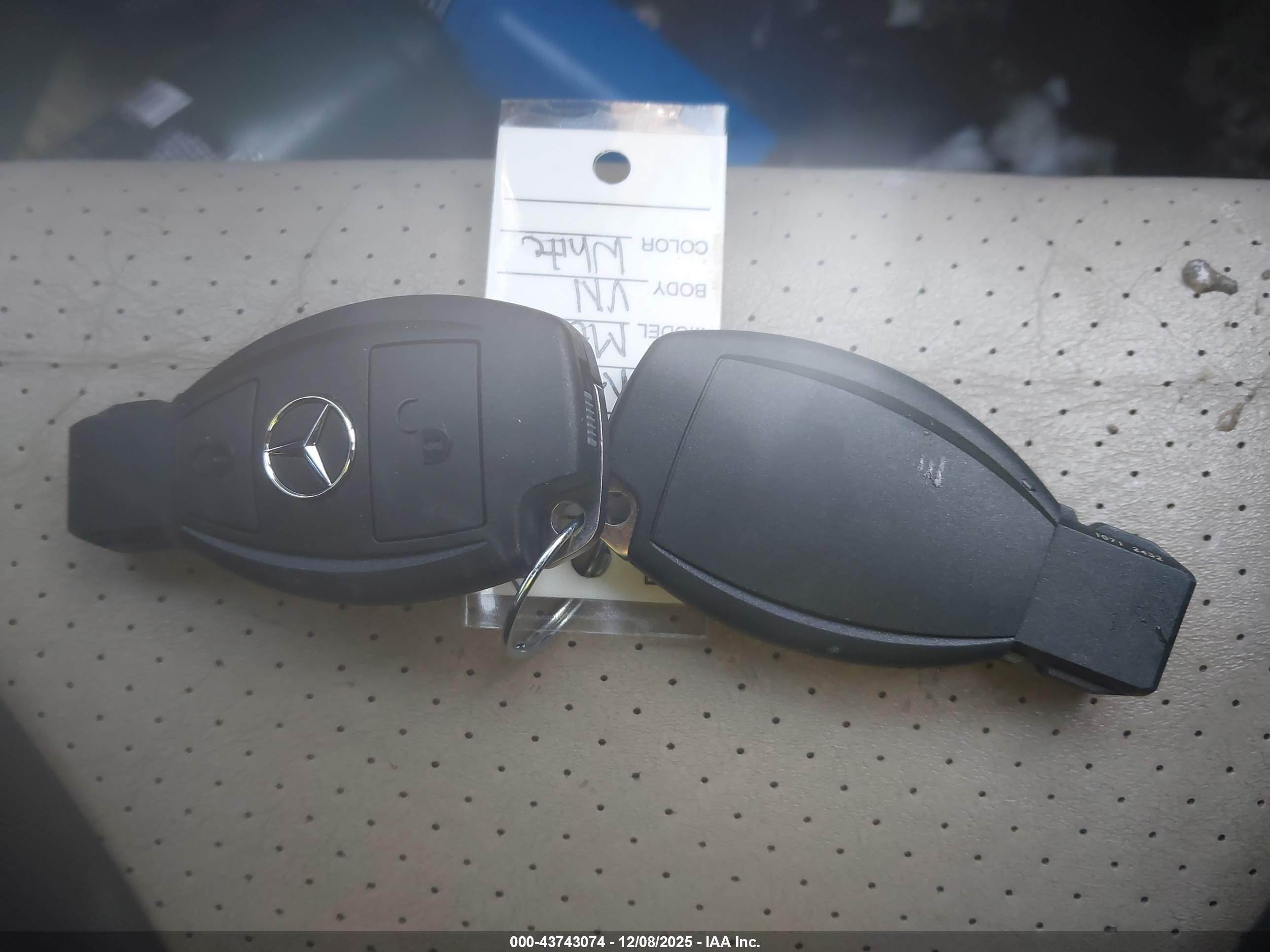 MERCEDES-BENZ METRIS image 11