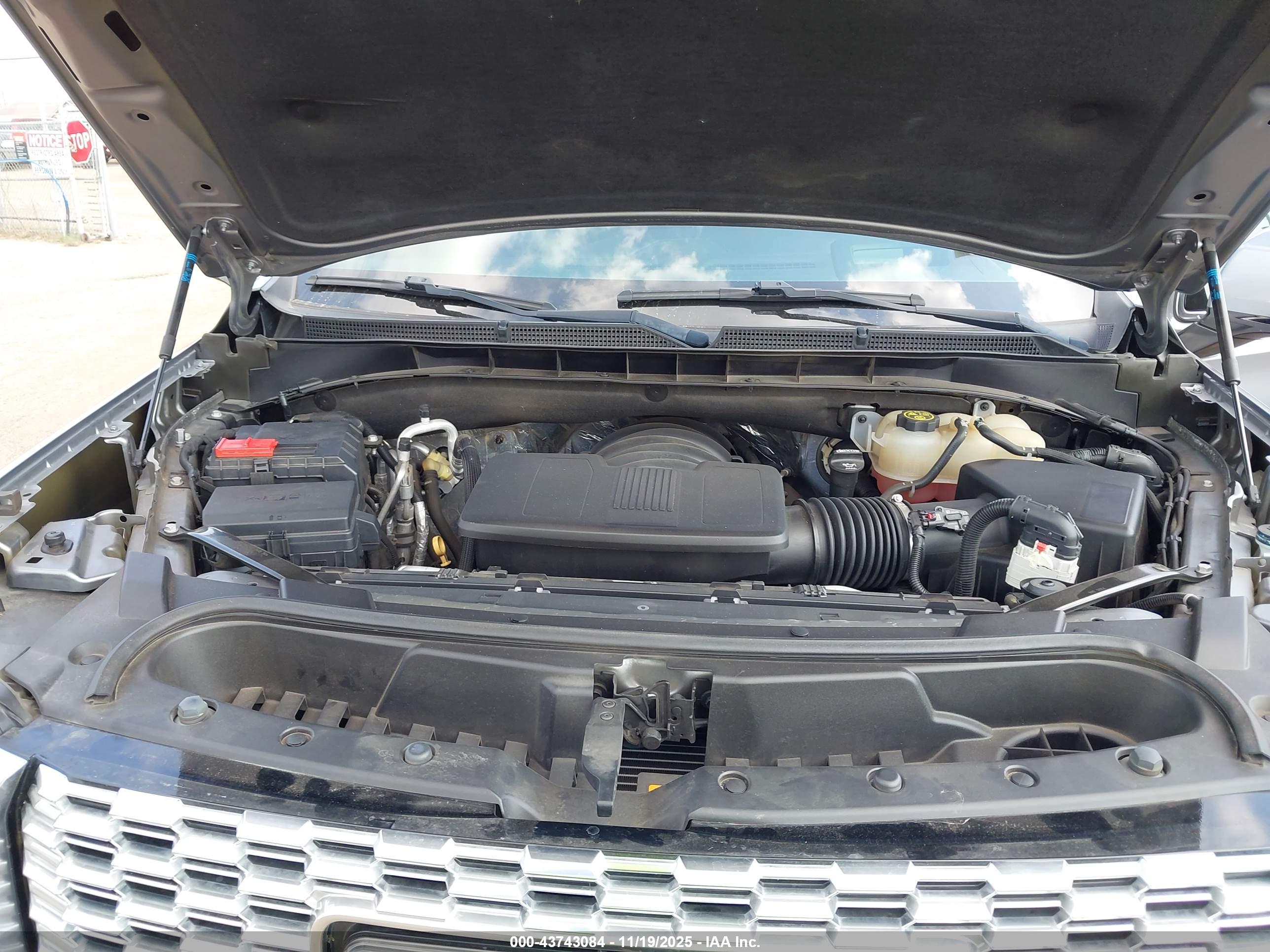 GMC YUKON image 10