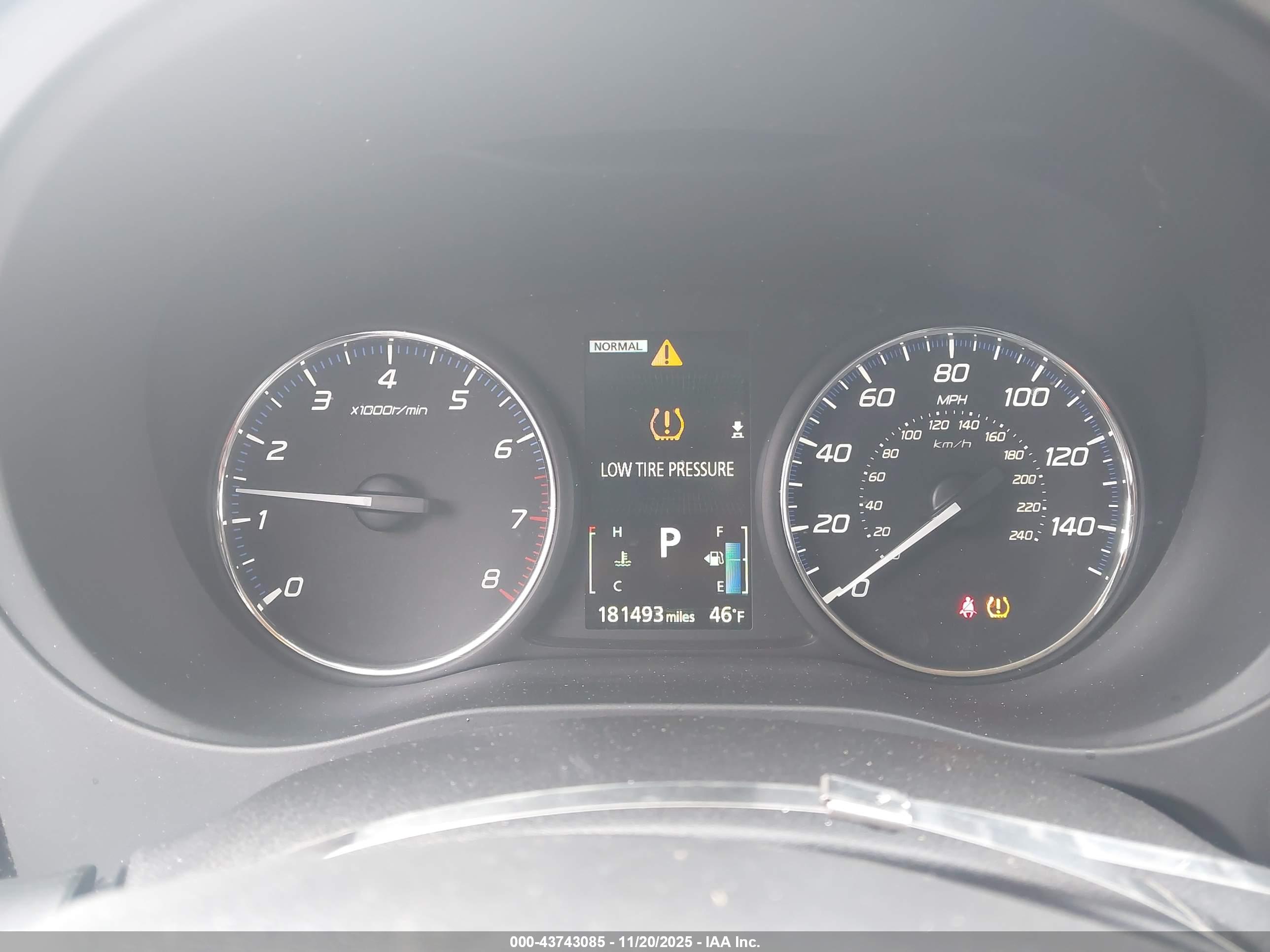 MITSUBISHI OUTLANDER image 7