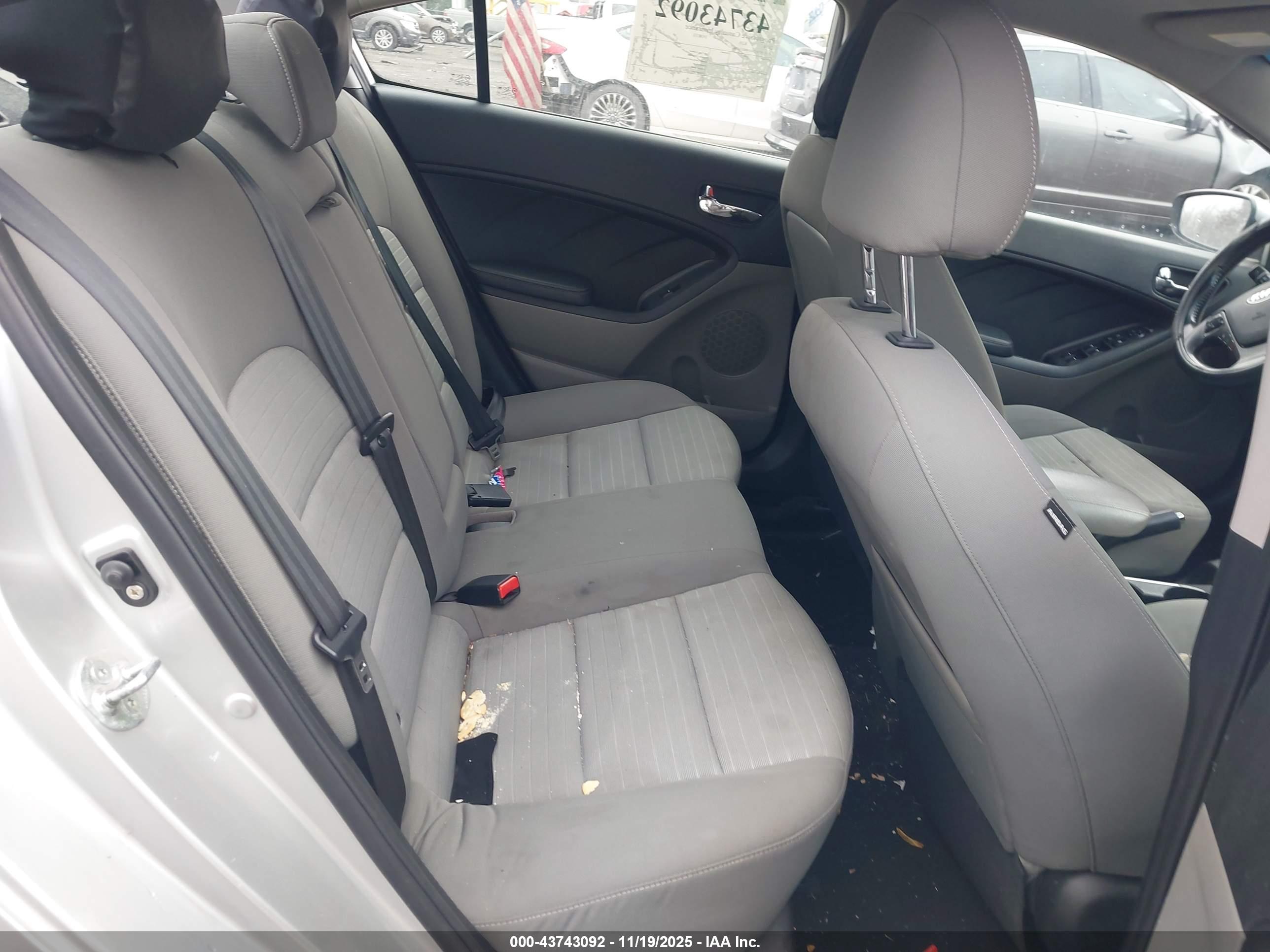 KIA FORTE image 8