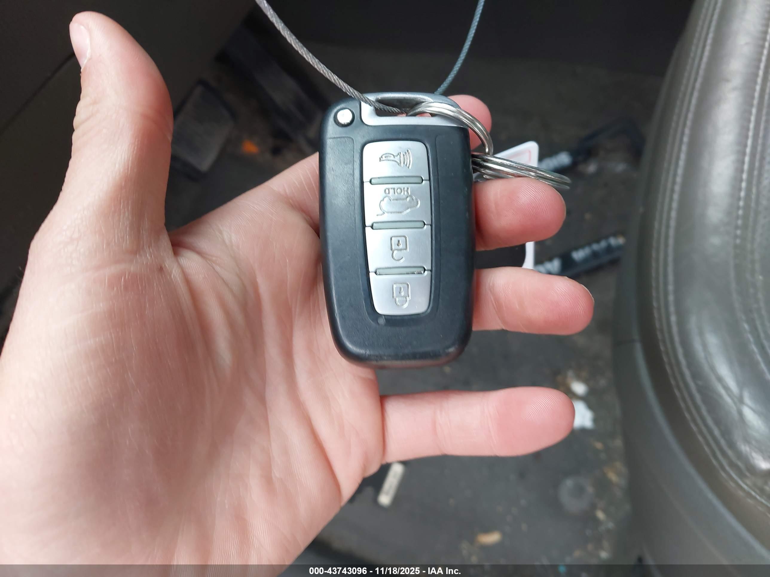 KIA SPORTAGE image 11