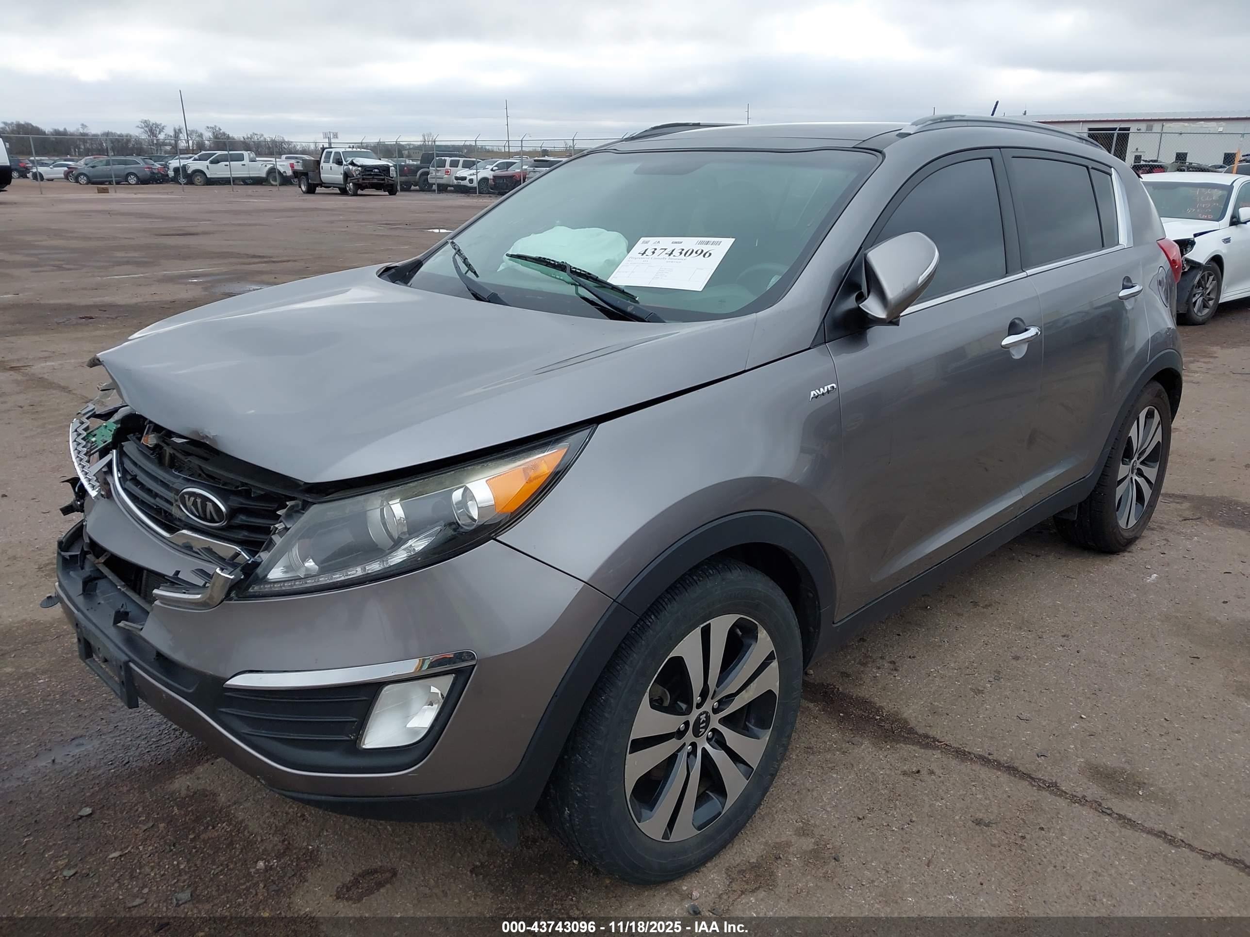 KIA SPORTAGE image 2