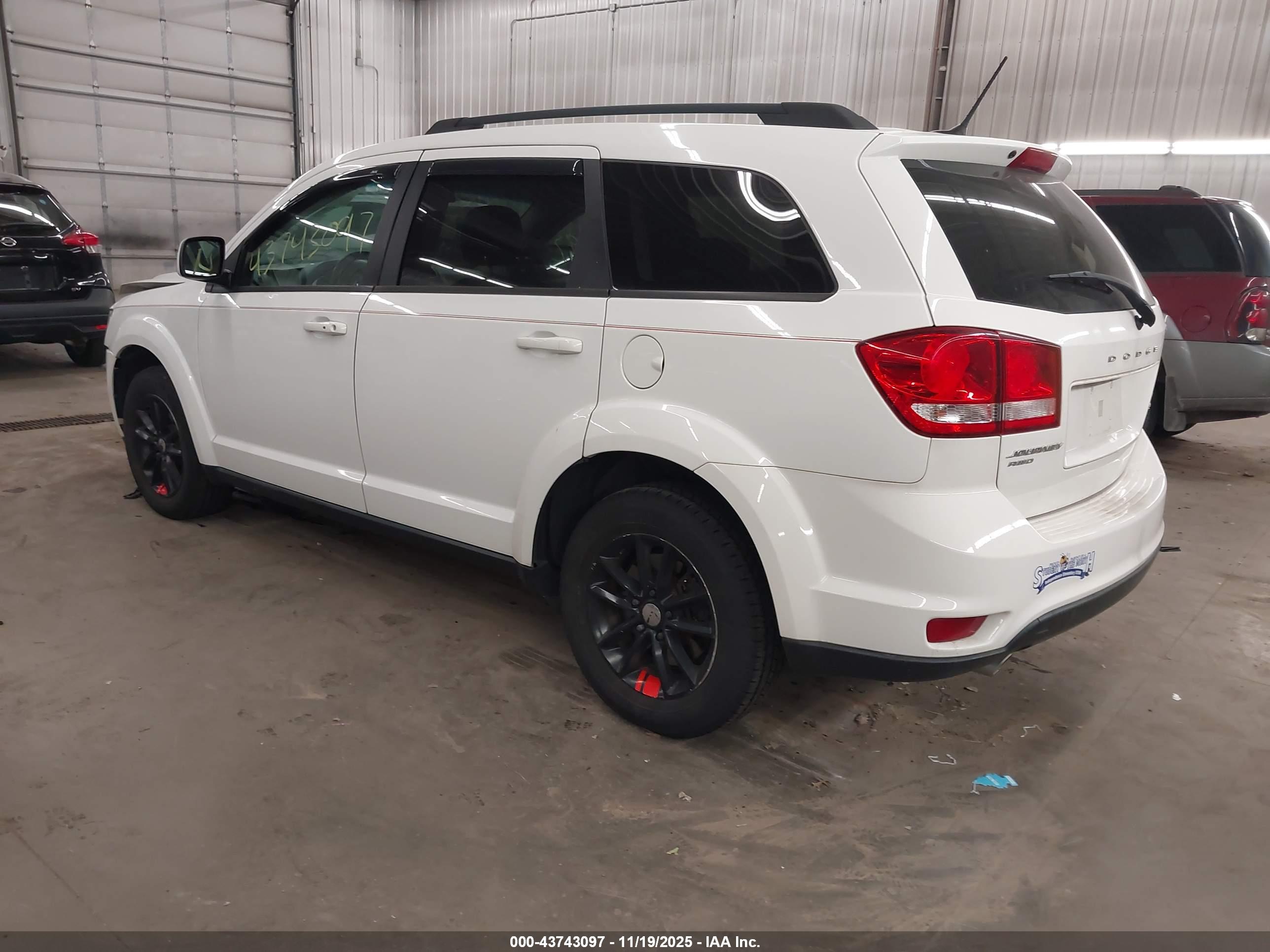 DODGE JOURNEY image 3