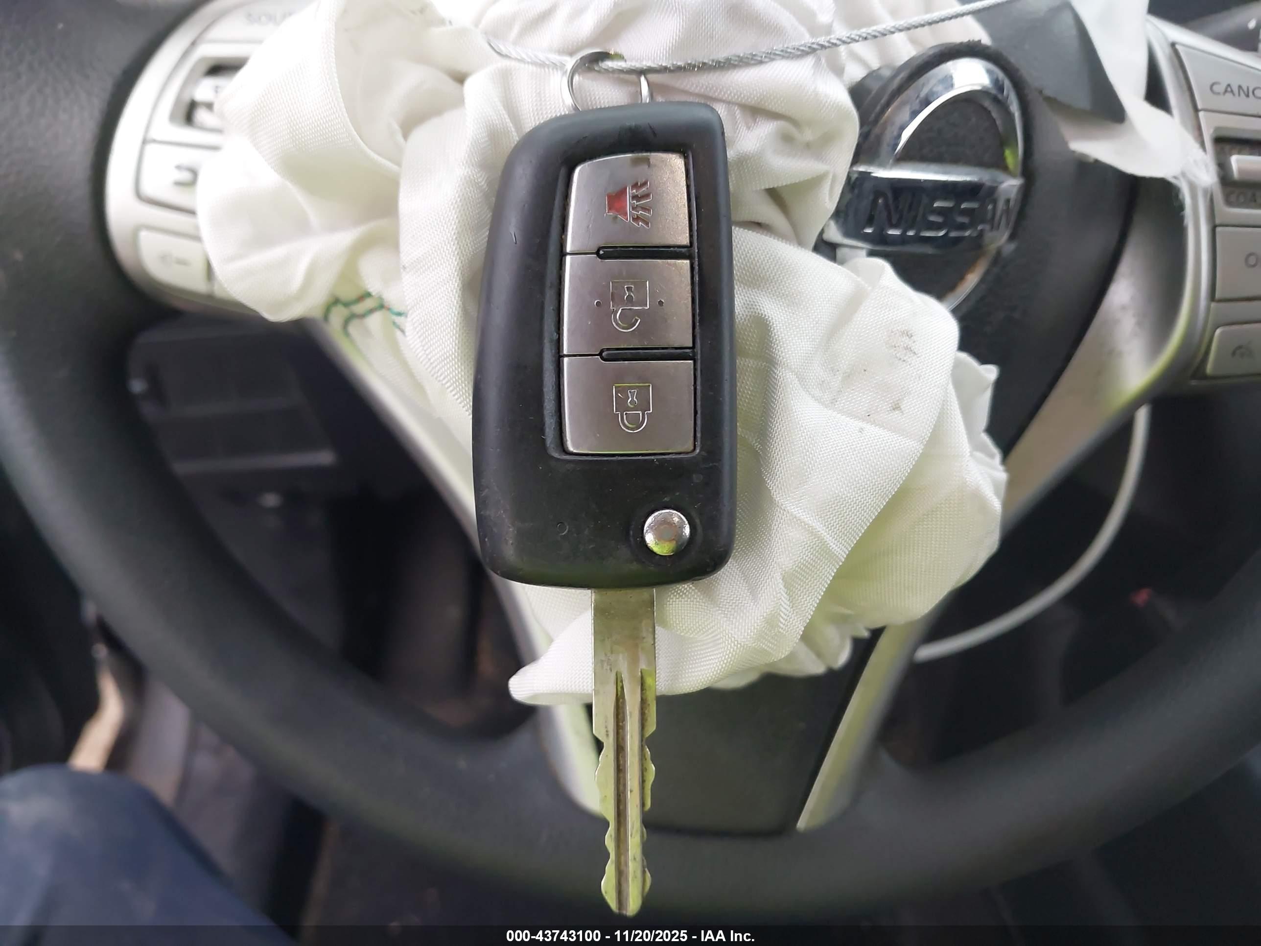 NISSAN ROGUE image 11