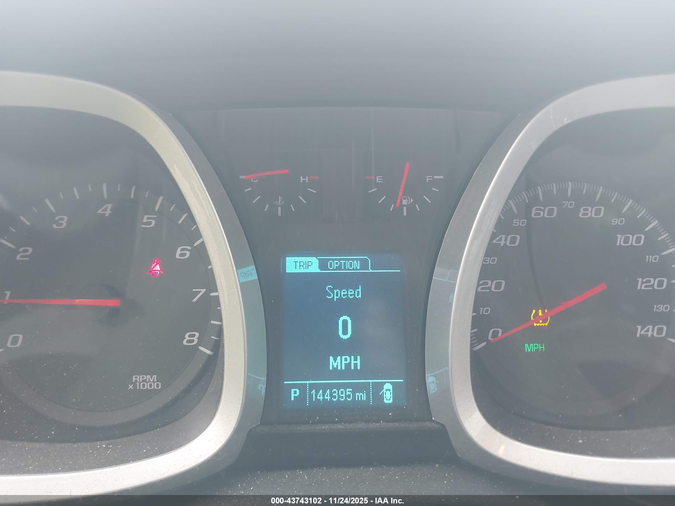 CHEVROLET EQUINOX image 7
