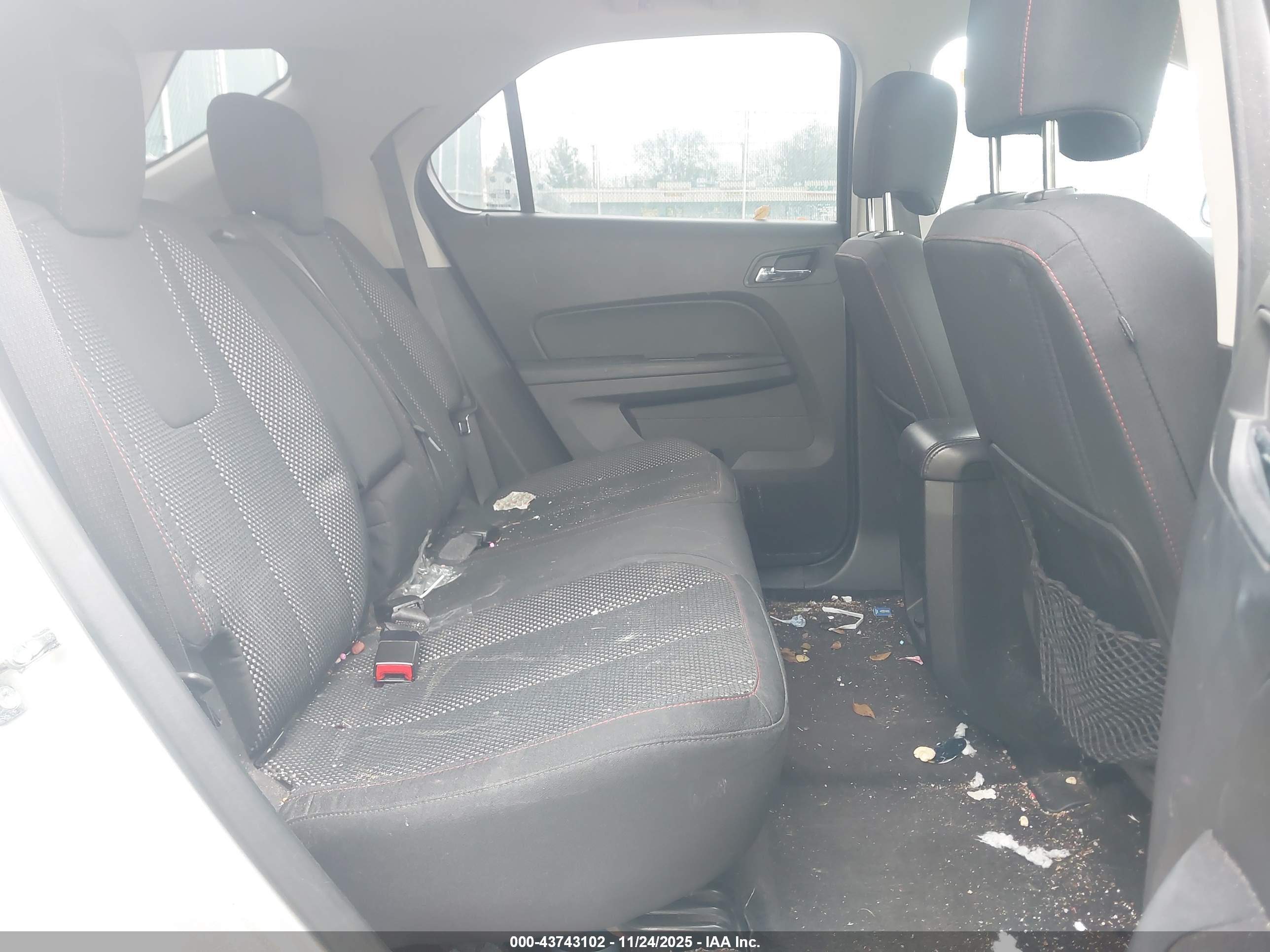 CHEVROLET EQUINOX image 8