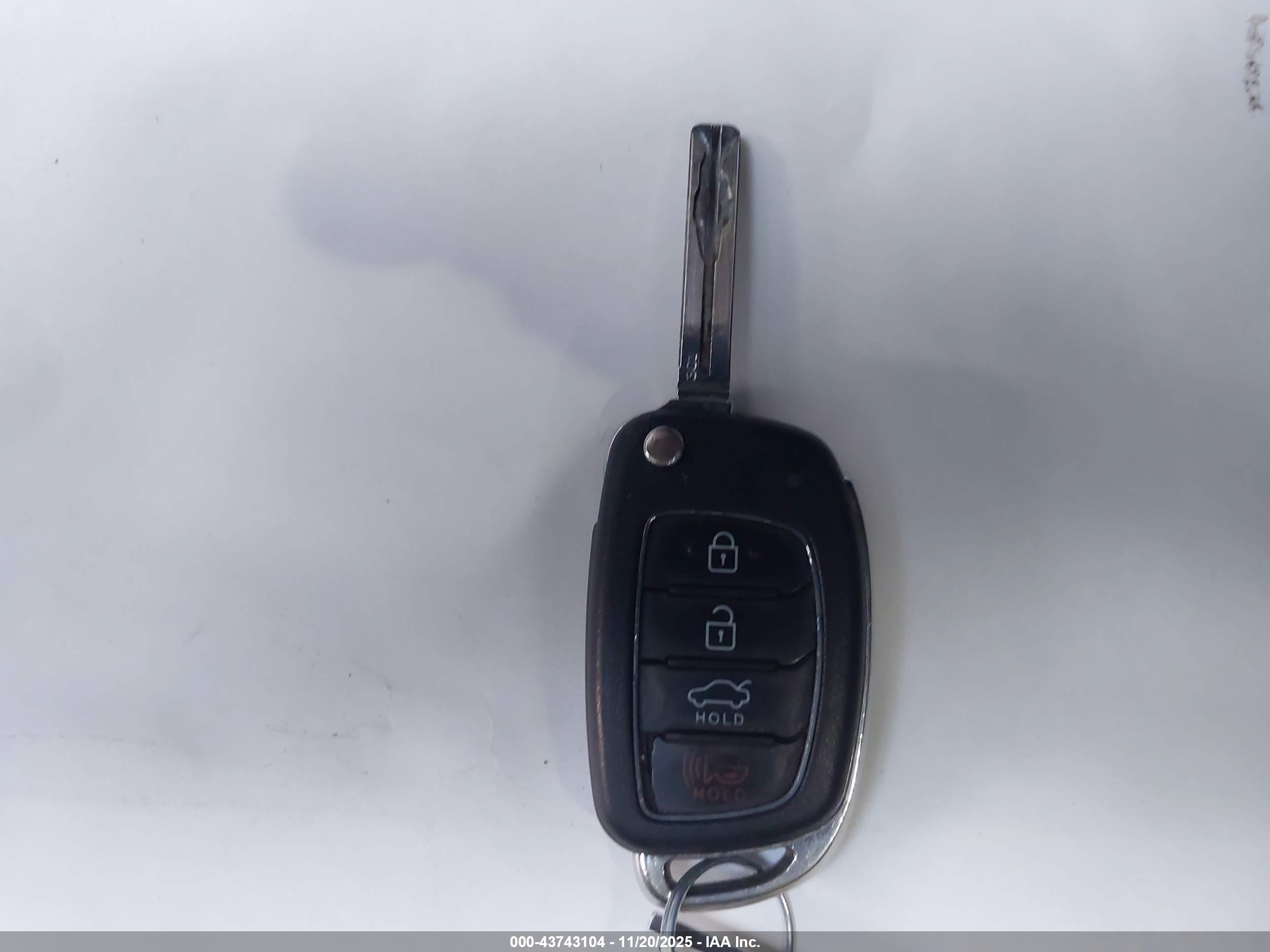 HYUNDAI SONATA image 11