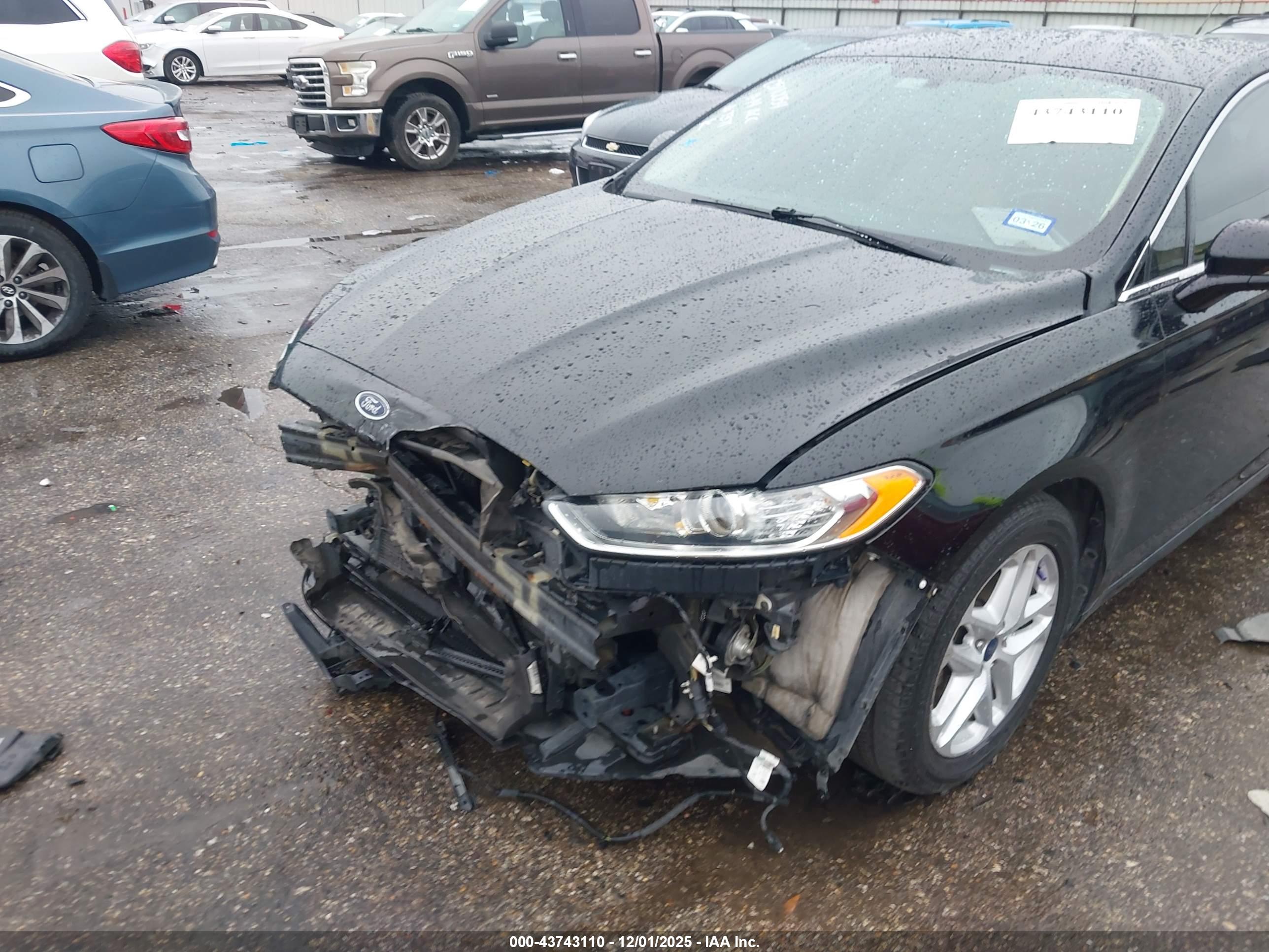 FORD FUSION image 6
