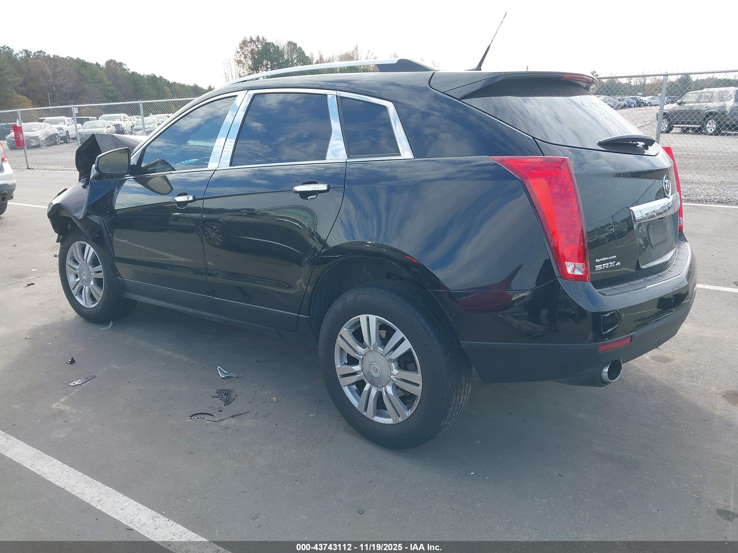 CADILLAC SRX image 3