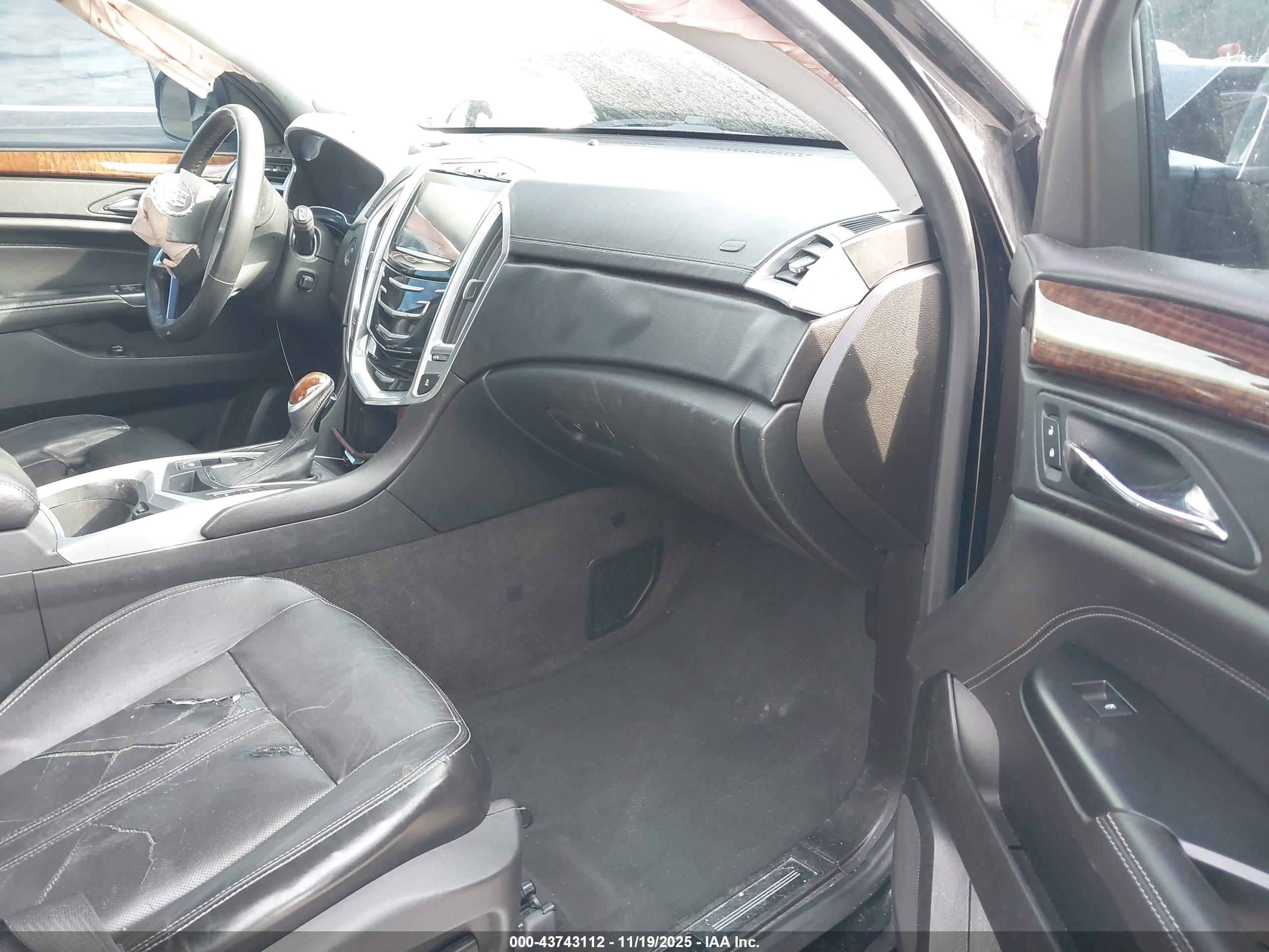 CADILLAC SRX image 5